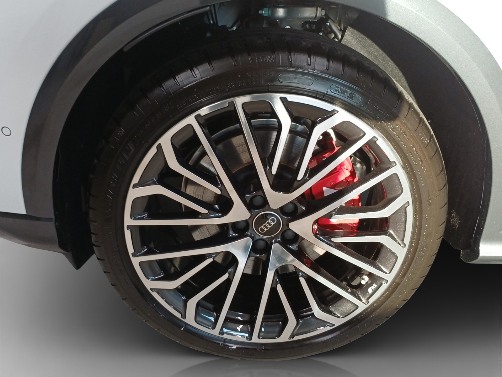 AUDI SQ5 TFSI quattro S-tronic-image-13
