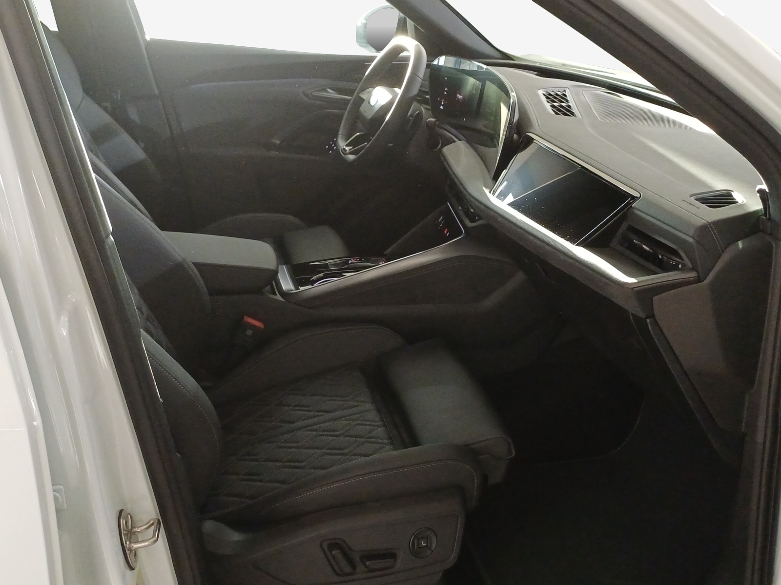 AUDI SQ5 TFSI quattro S-tronic-image-15