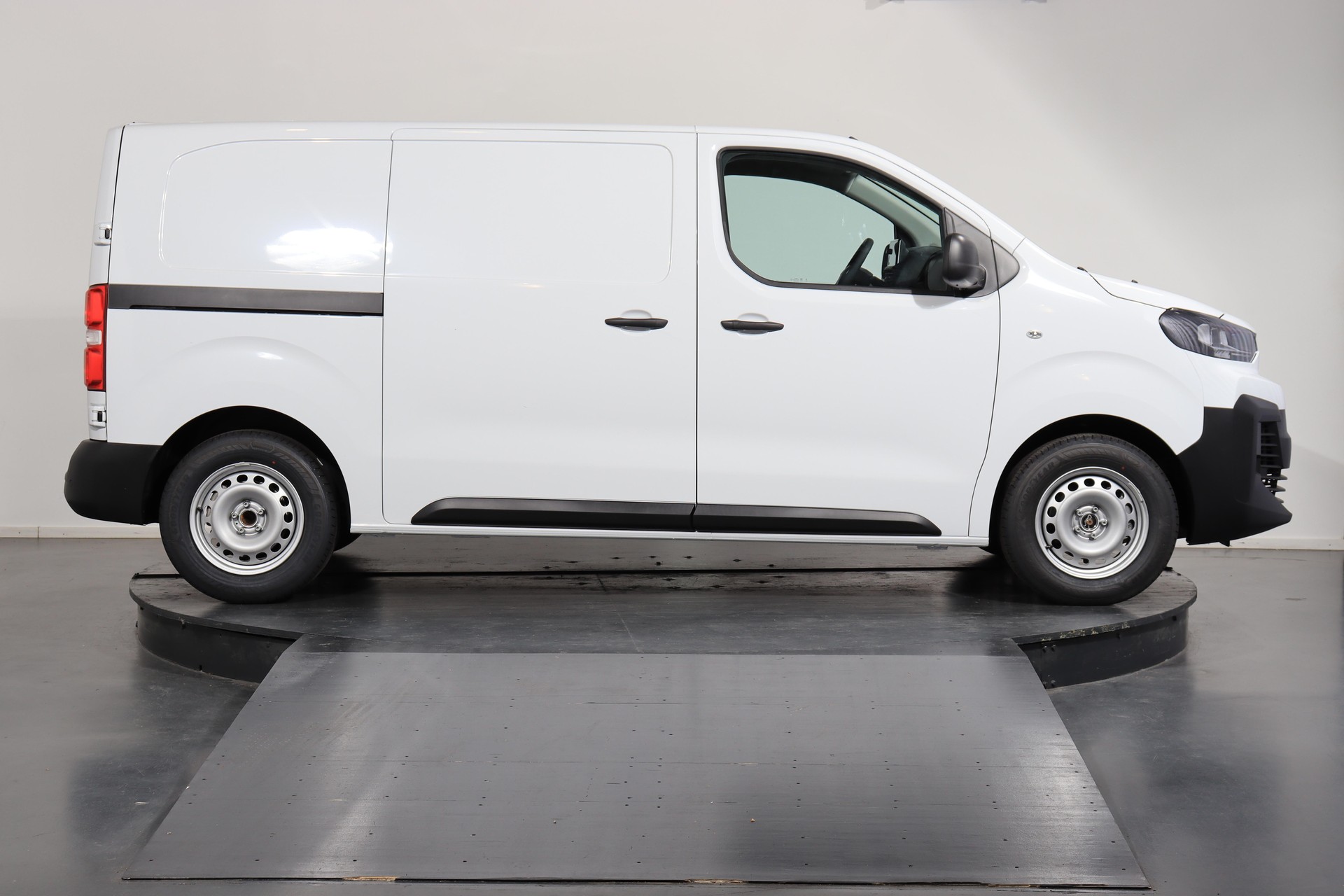 CITROEN Jumpy Kaw. M 2.2 BlueHDi 150 S/S-image-1