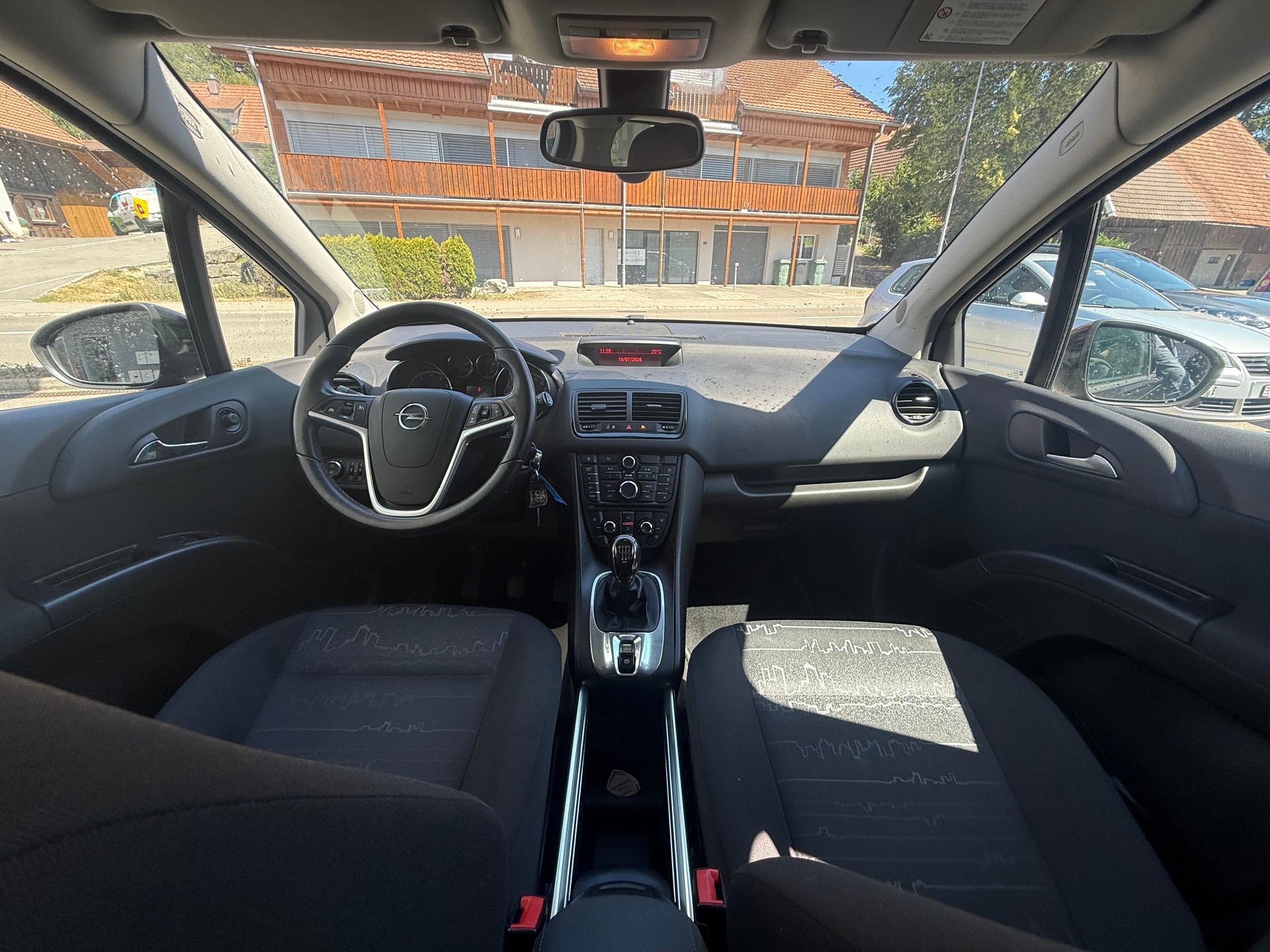 OPEL Meriva 1.4 Turbo Cosmo-image-12