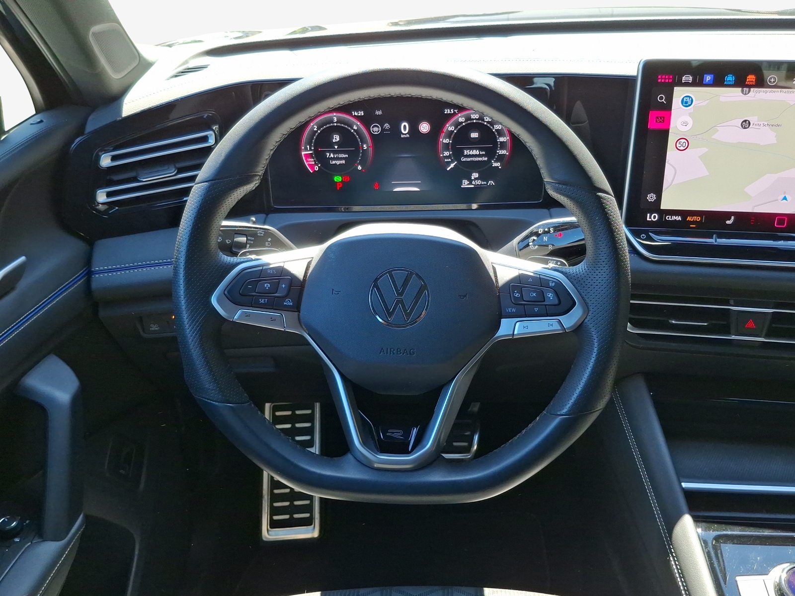 VW Tiguan 2.0 TDI SCR R-Line 4Motion DSG-image-9