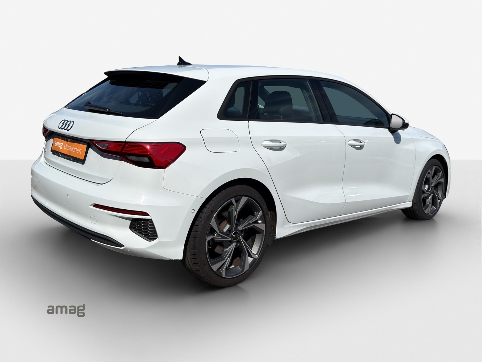 AUDI A3 Sportback 35 TFSI Attraction S-tronic-image-4