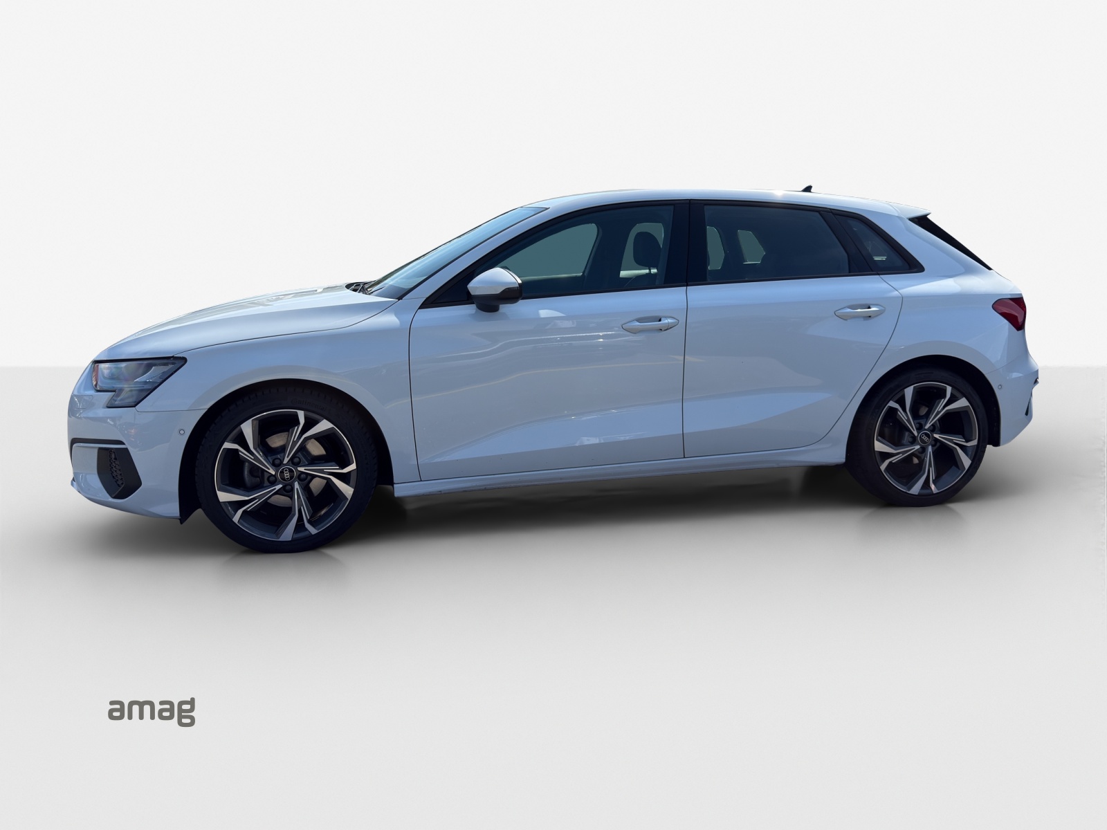 AUDI A3 Sportback 35 TFSI Attraction S-tronic-image-1