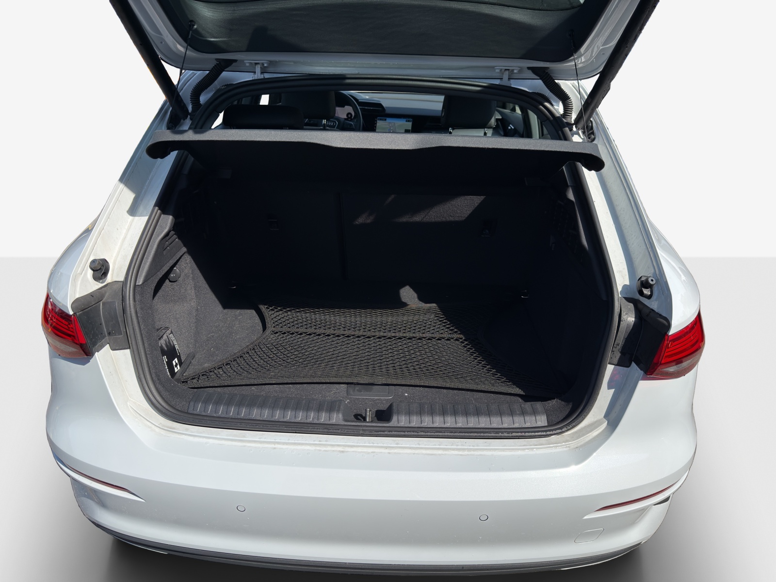 AUDI A3 Sportback 35 TFSI Attraction S-tronic-image-12