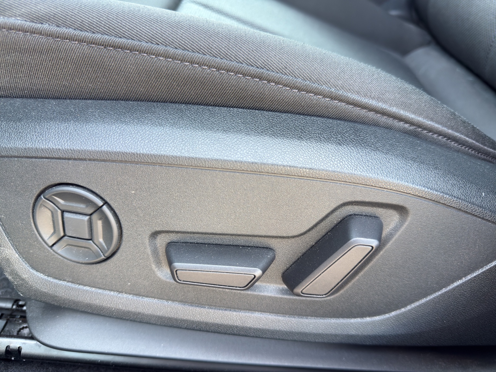 AUDI A3 Sportback 35 TFSI Attraction S-tronic-image-15