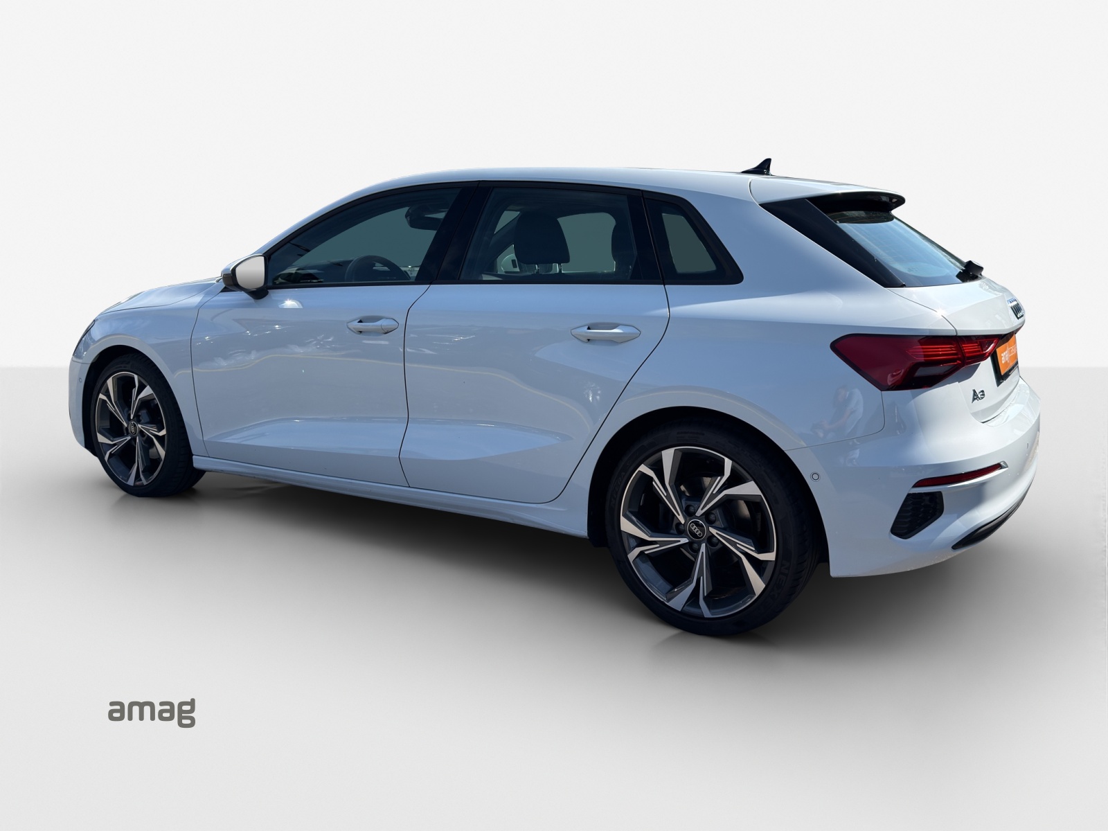 AUDI A3 Sportback 35 TFSI Attraction S-tronic-image-2