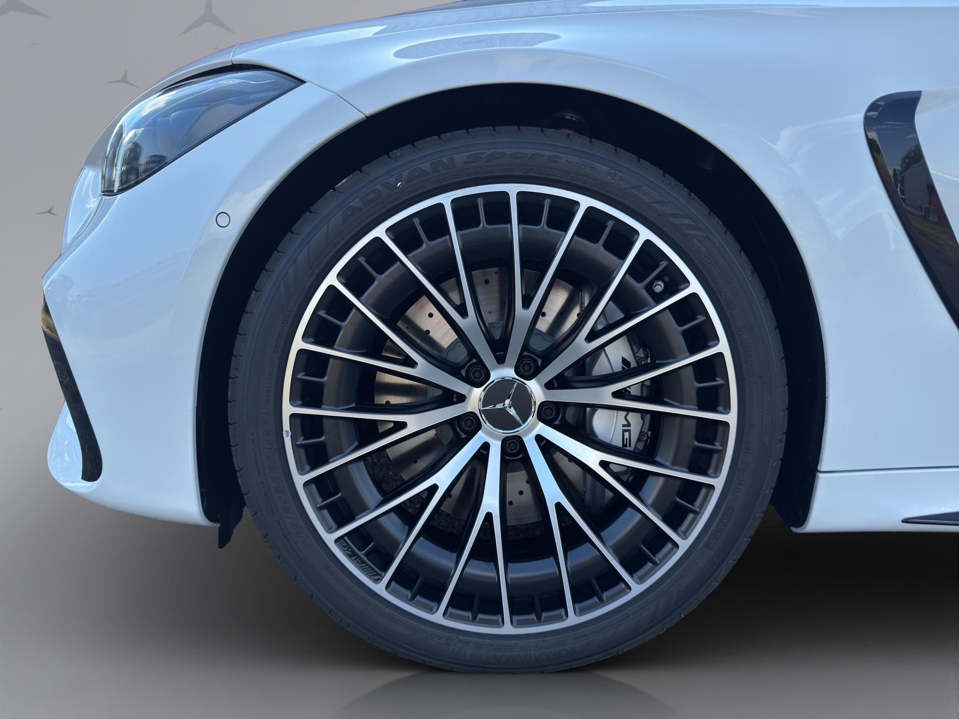 MERCEDES-BENZ CLE 53 AMG 4matic+ Cabriolet-image-2