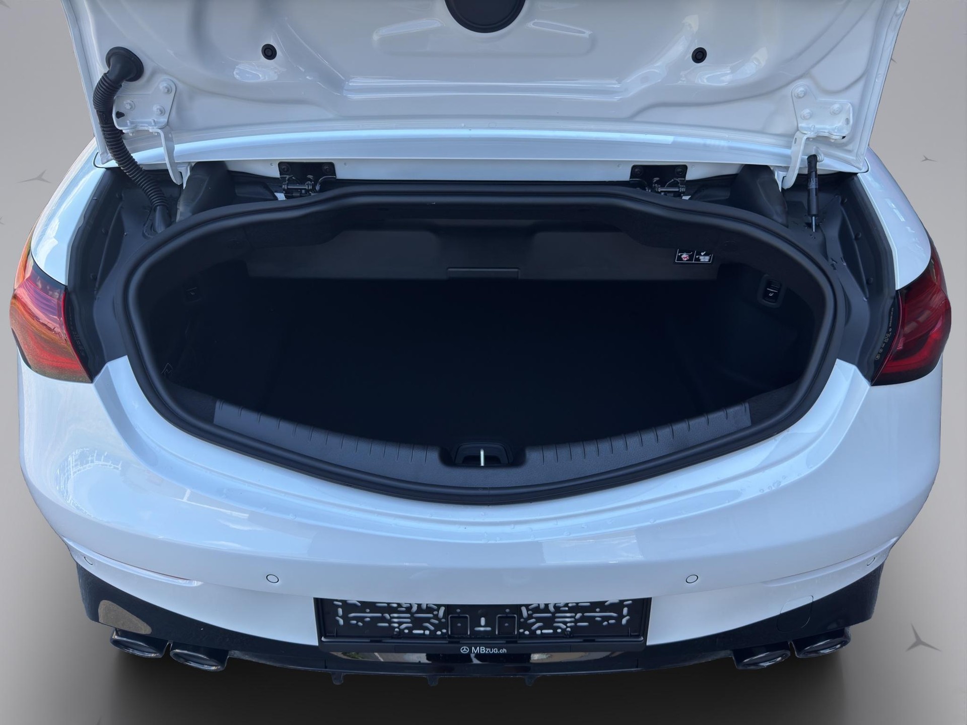 MERCEDES-BENZ CLE 53 AMG 4matic+ Cabriolet-image-19