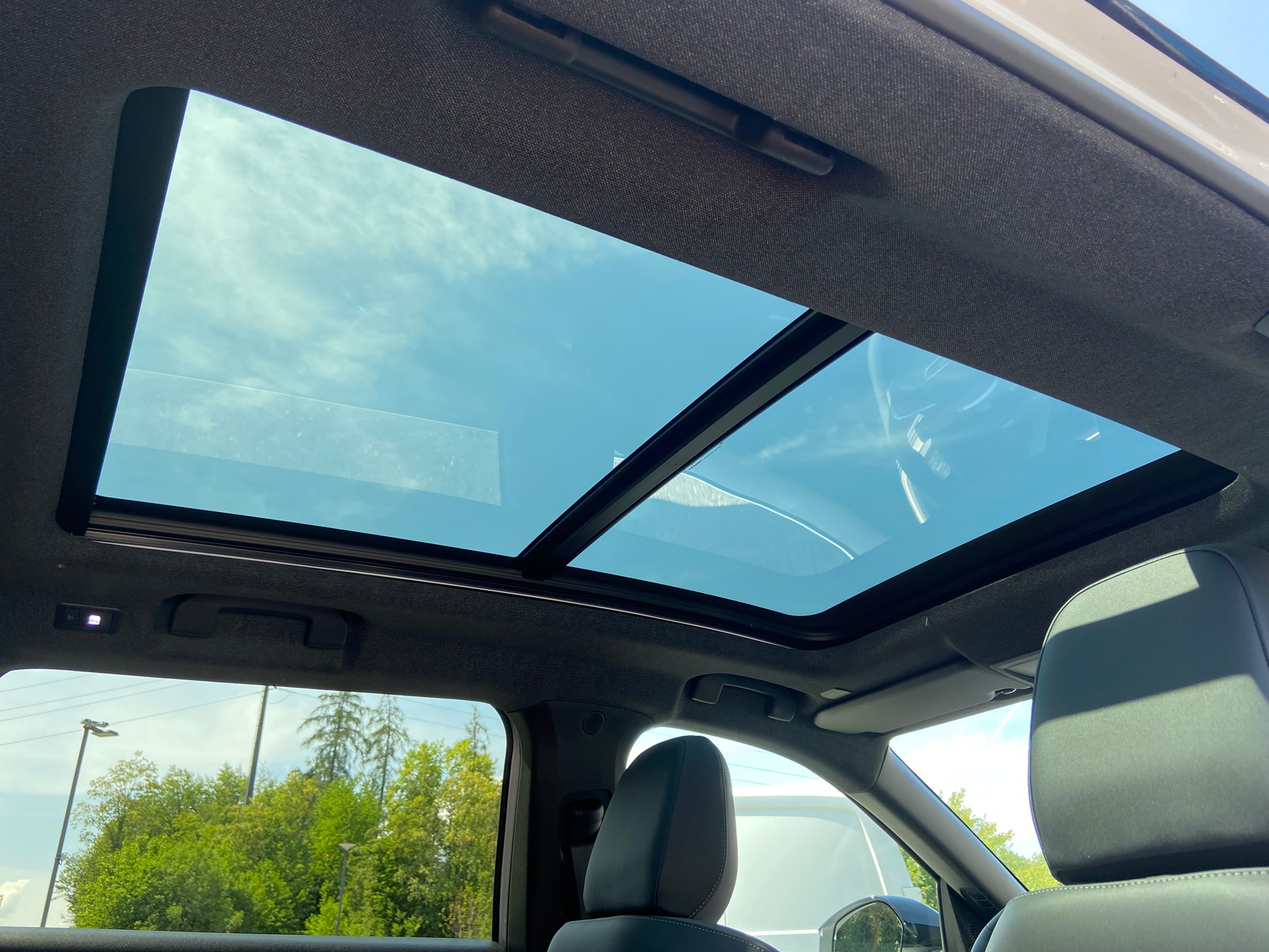 JEEP Compass 1.2 T e-Hybrid Summit Premium Sky-image-3