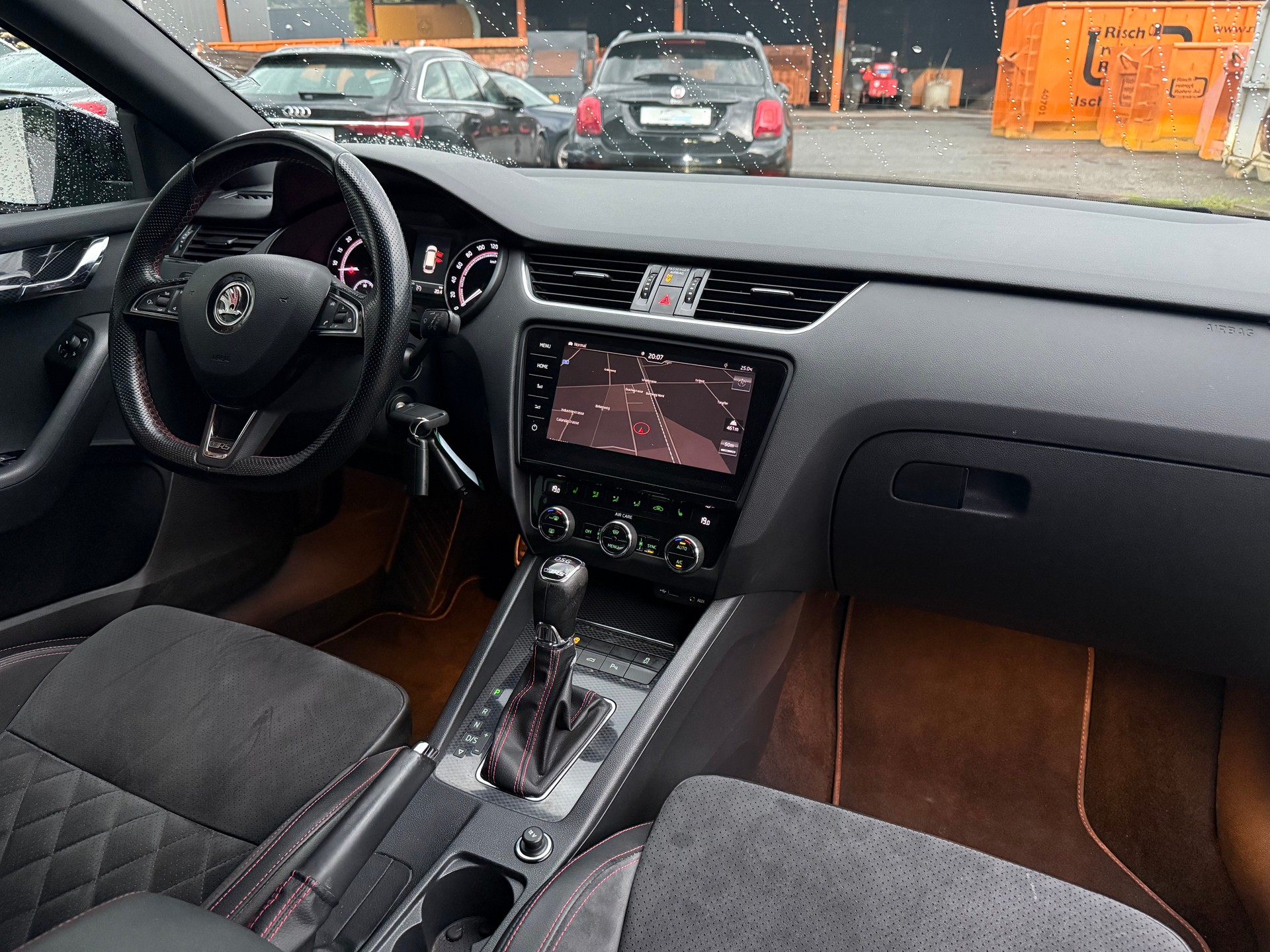 SKODA Octavia Combi 2.0 TDI RS 4x4 DSG-image-10