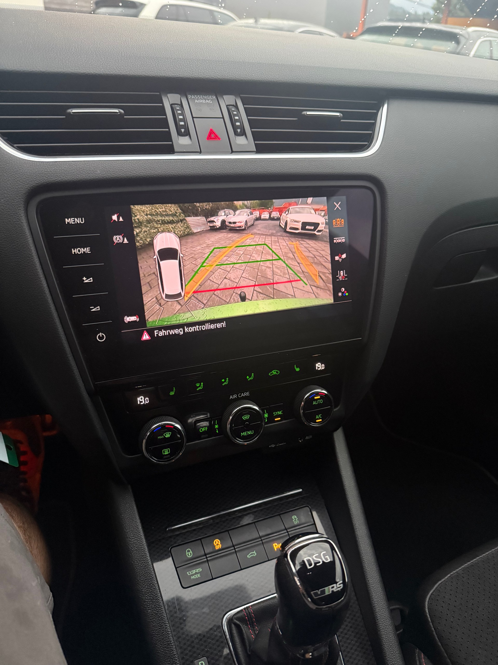 SKODA Octavia Combi 2.0 TDI RS 4x4 DSG-image-13