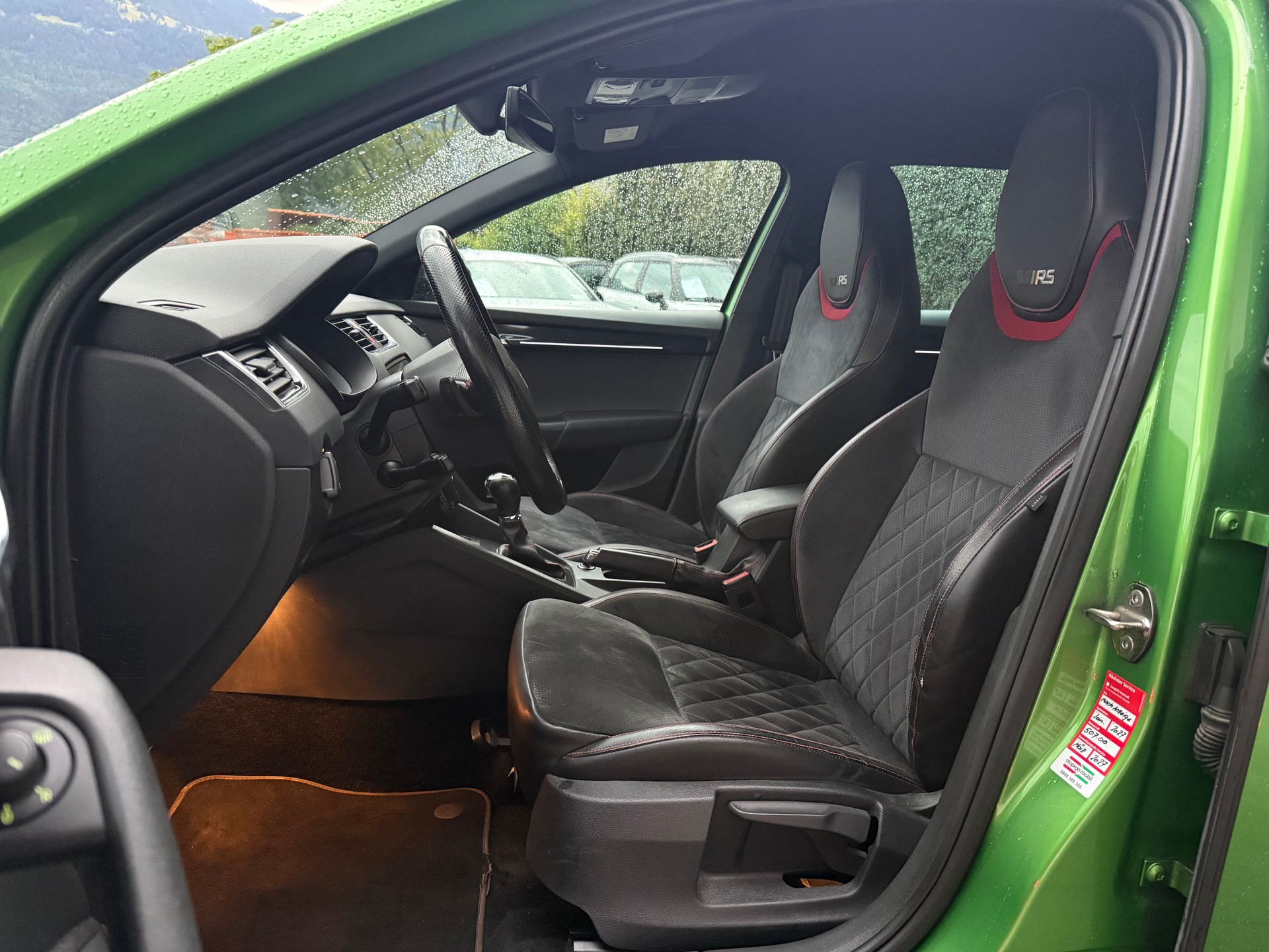 SKODA Octavia Combi 2.0 TDI RS 4x4 DSG-image-12