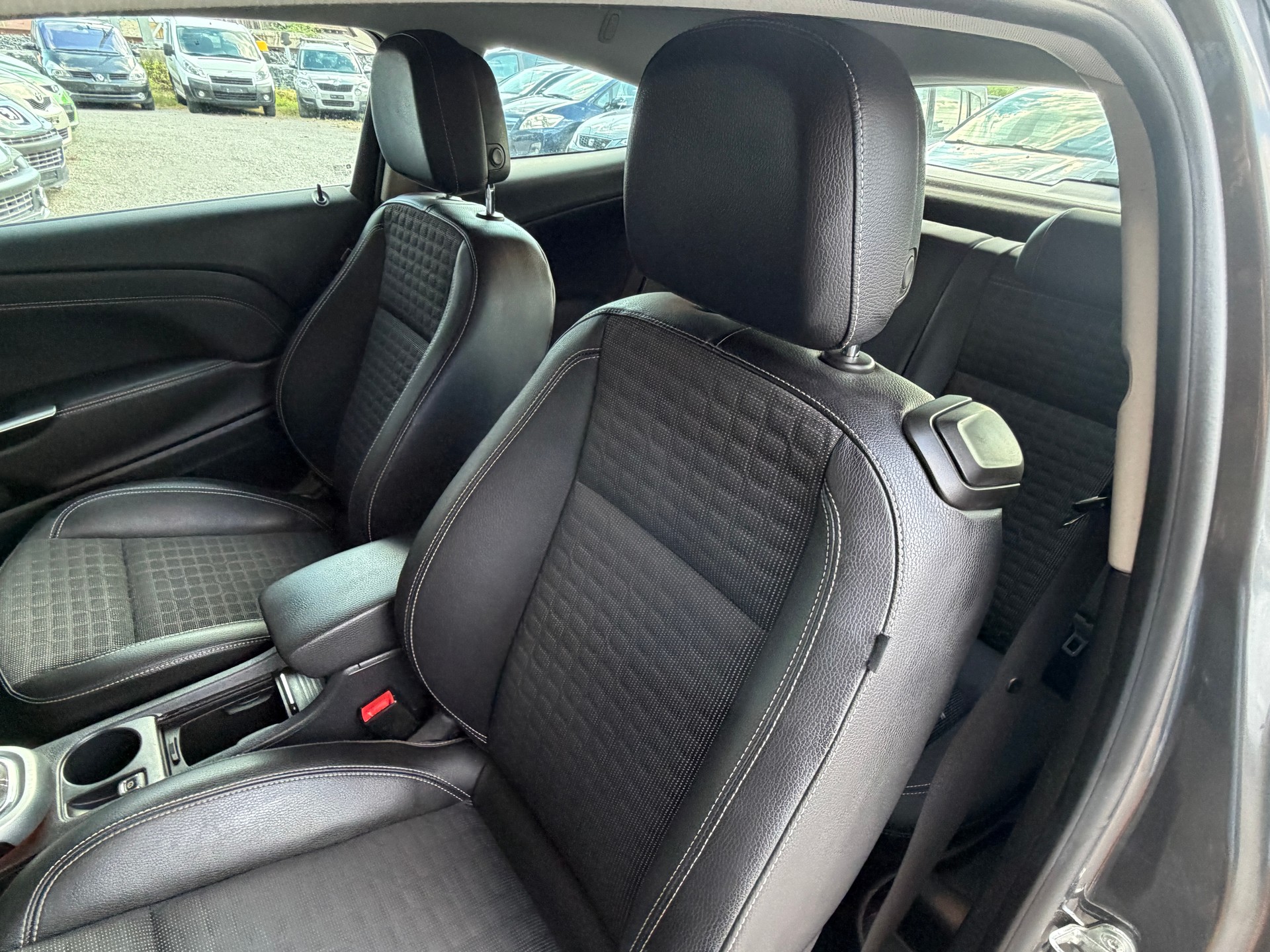 OPEL Astra GTC 1.4i 16V Turbo Sport-image-2