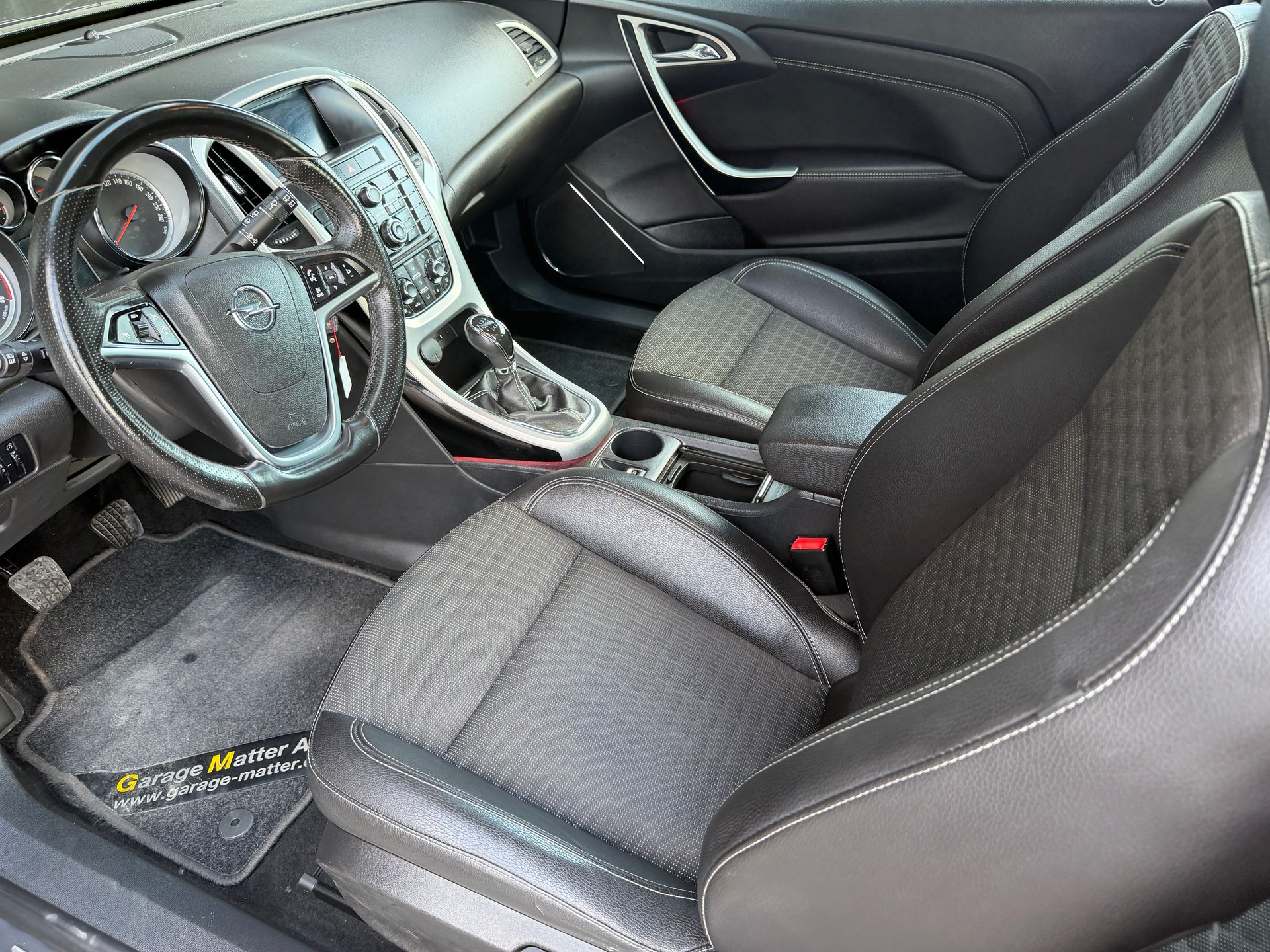OPEL Astra GTC 1.4i 16V Turbo Sport-image-1