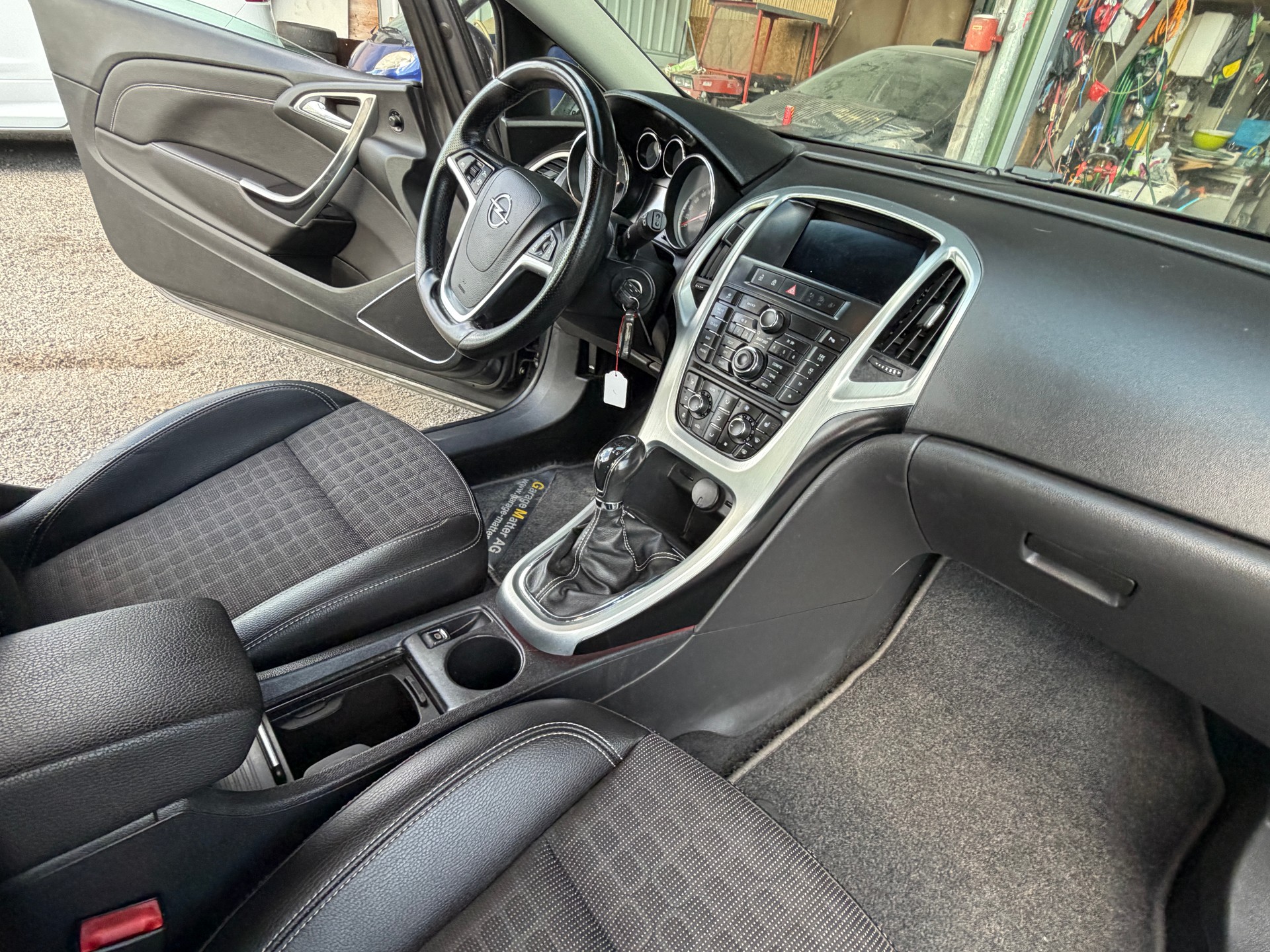 OPEL Astra GTC 1.4i 16V Turbo Sport-image-4