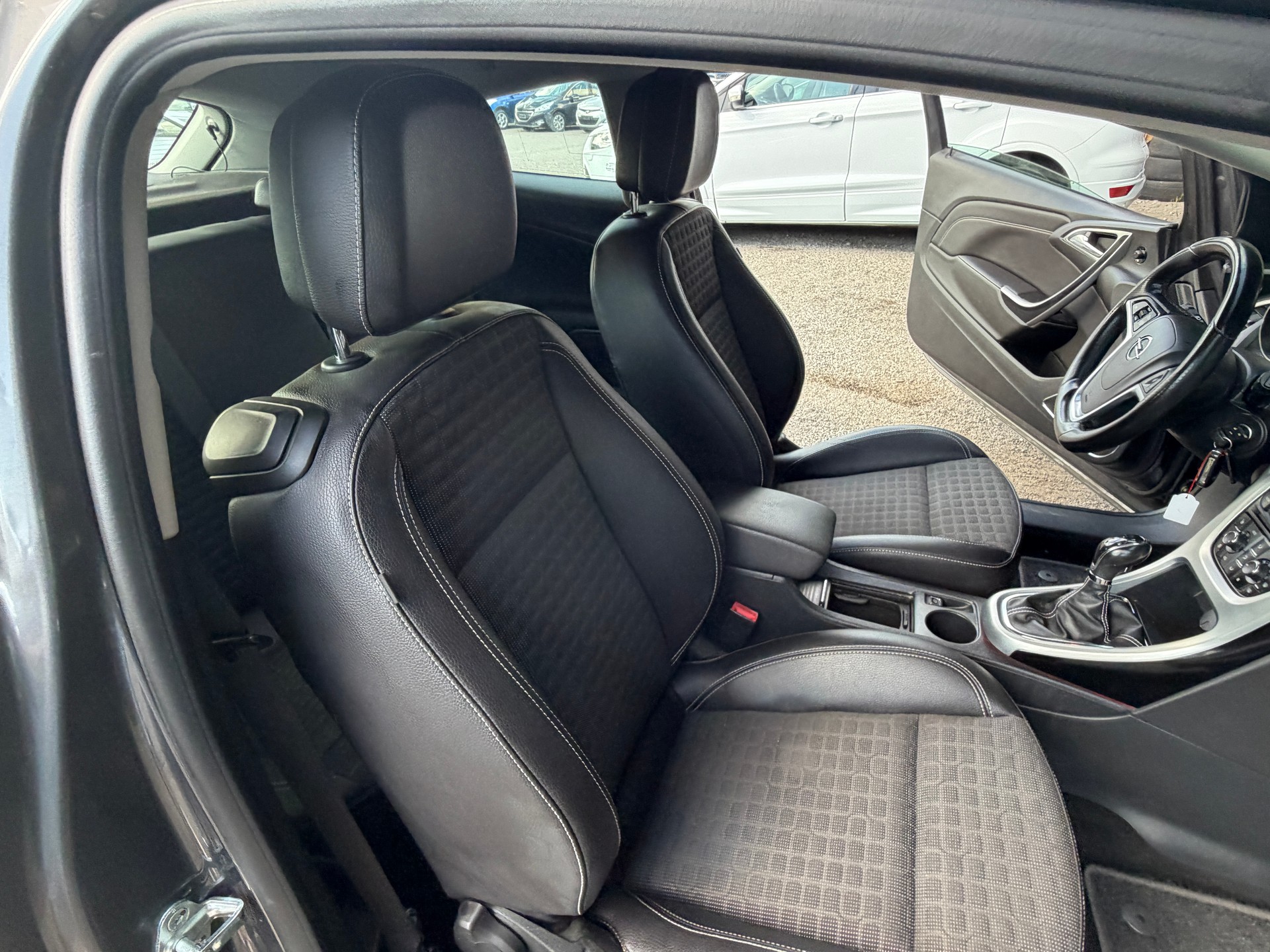 OPEL Astra GTC 1.4i 16V Turbo Sport-image-7