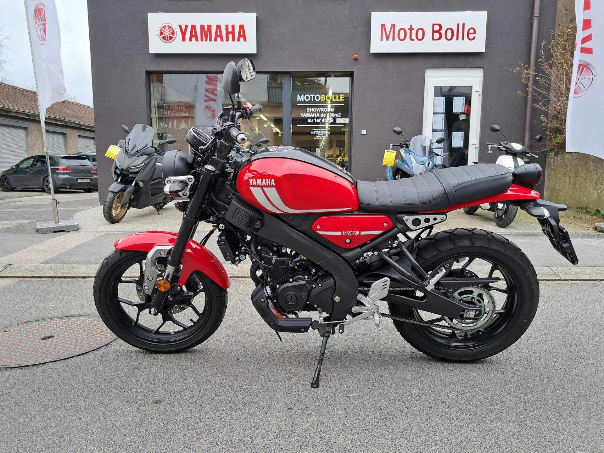 YAMAHA XSR 125-showroom-element-2