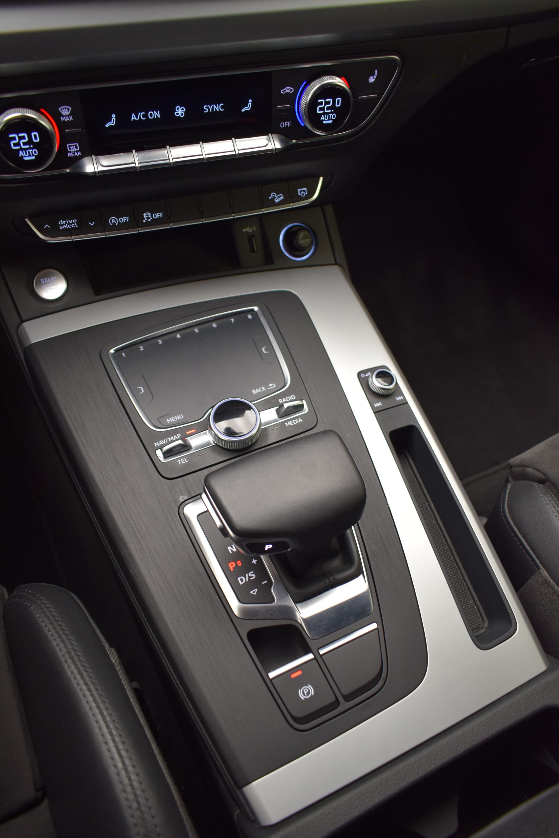 AUDI Q5 50 TDI quattro tiptronic-image-27
