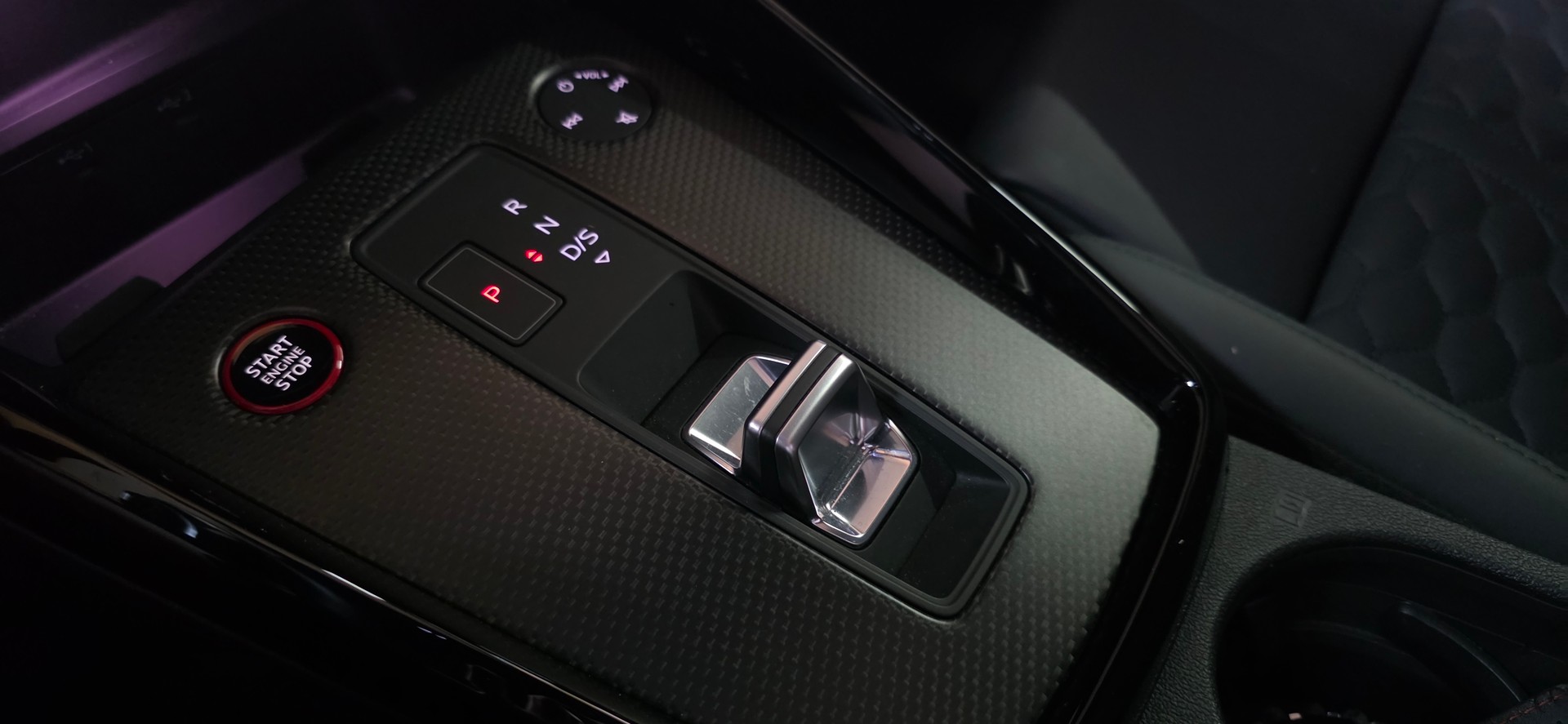 AUDI RS3 Limousine 2.5 TSI quattro S-tronic-image-16