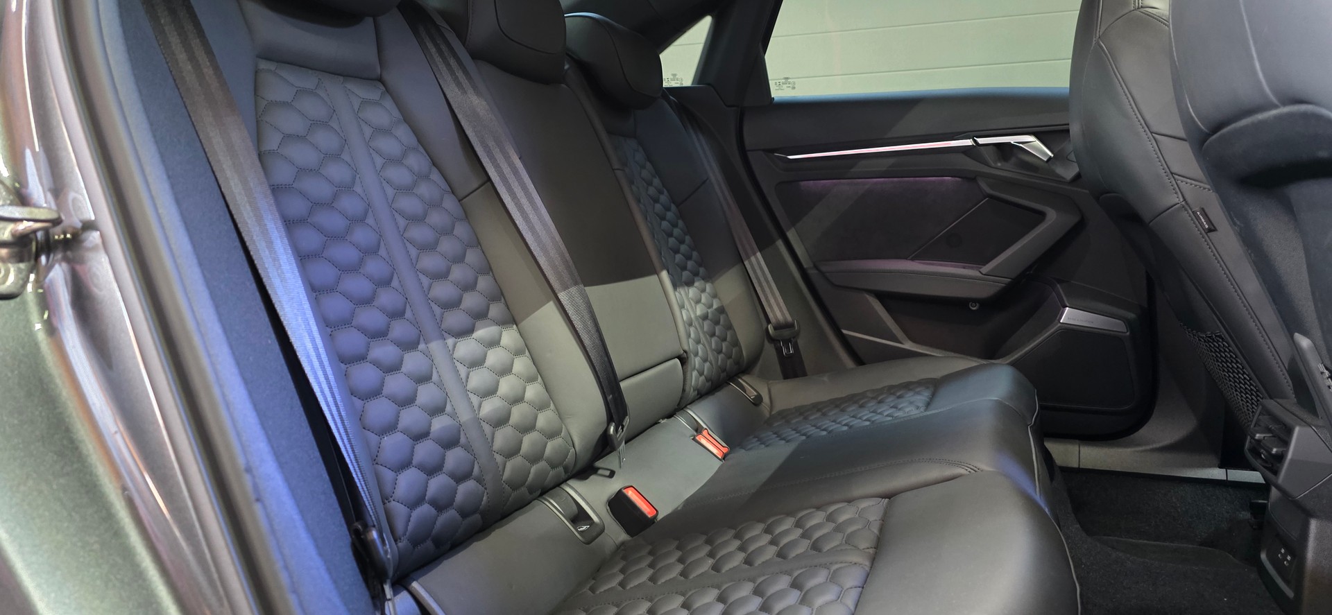 AUDI RS3 Limousine 2.5 TSI quattro S-tronic-image-27
