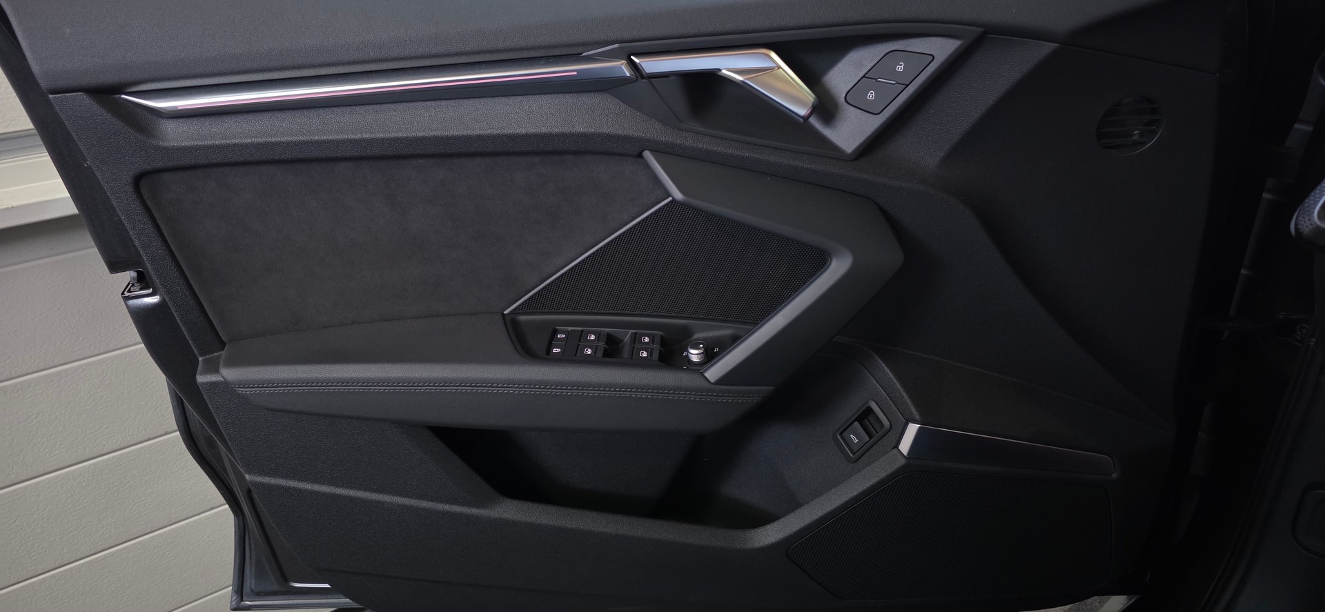 AUDI RS3 Limousine 2.5 TSI quattro S-tronic-image-23