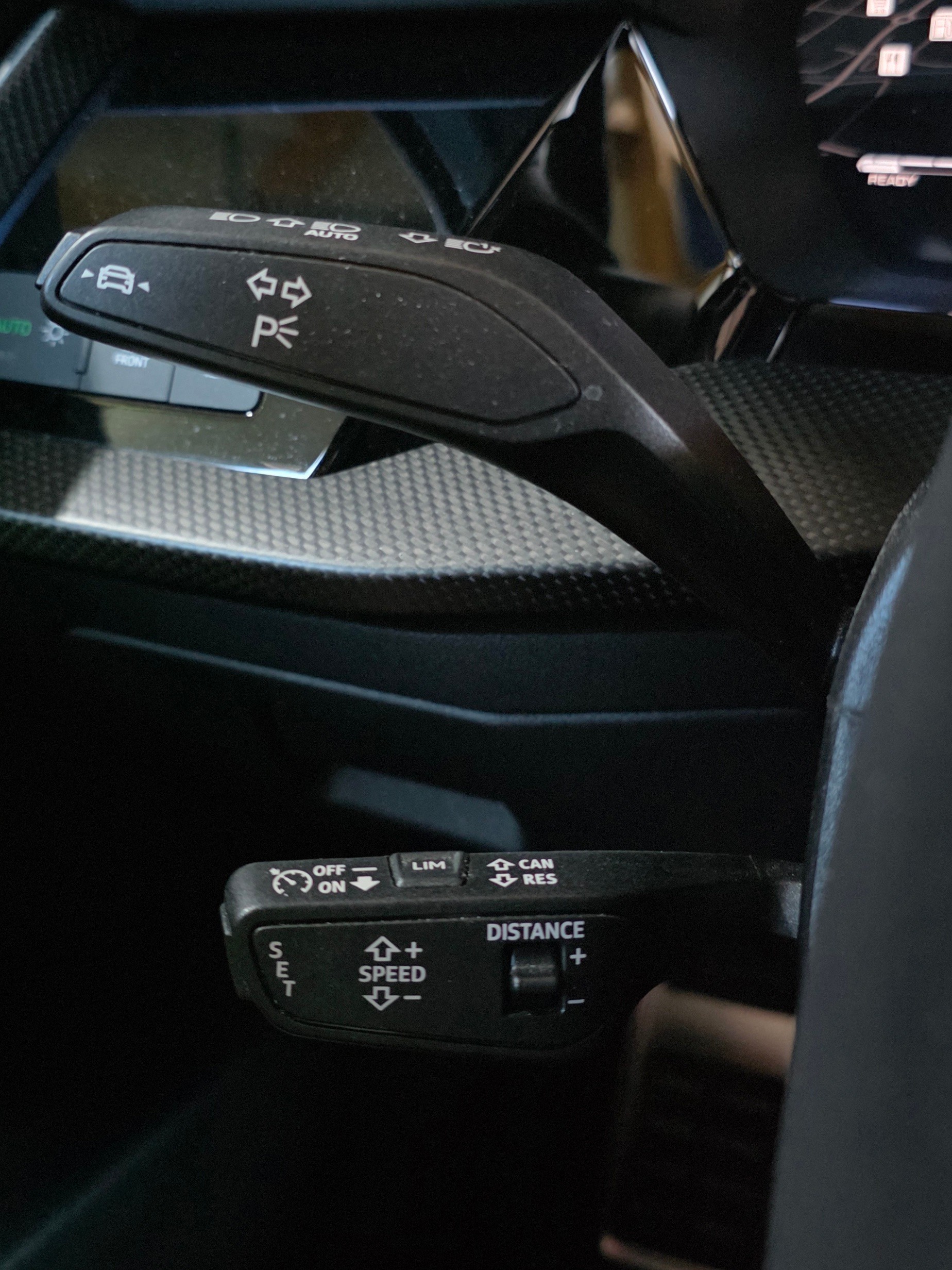 AUDI RS3 Limousine 2.5 TSI quattro S-tronic-image-15