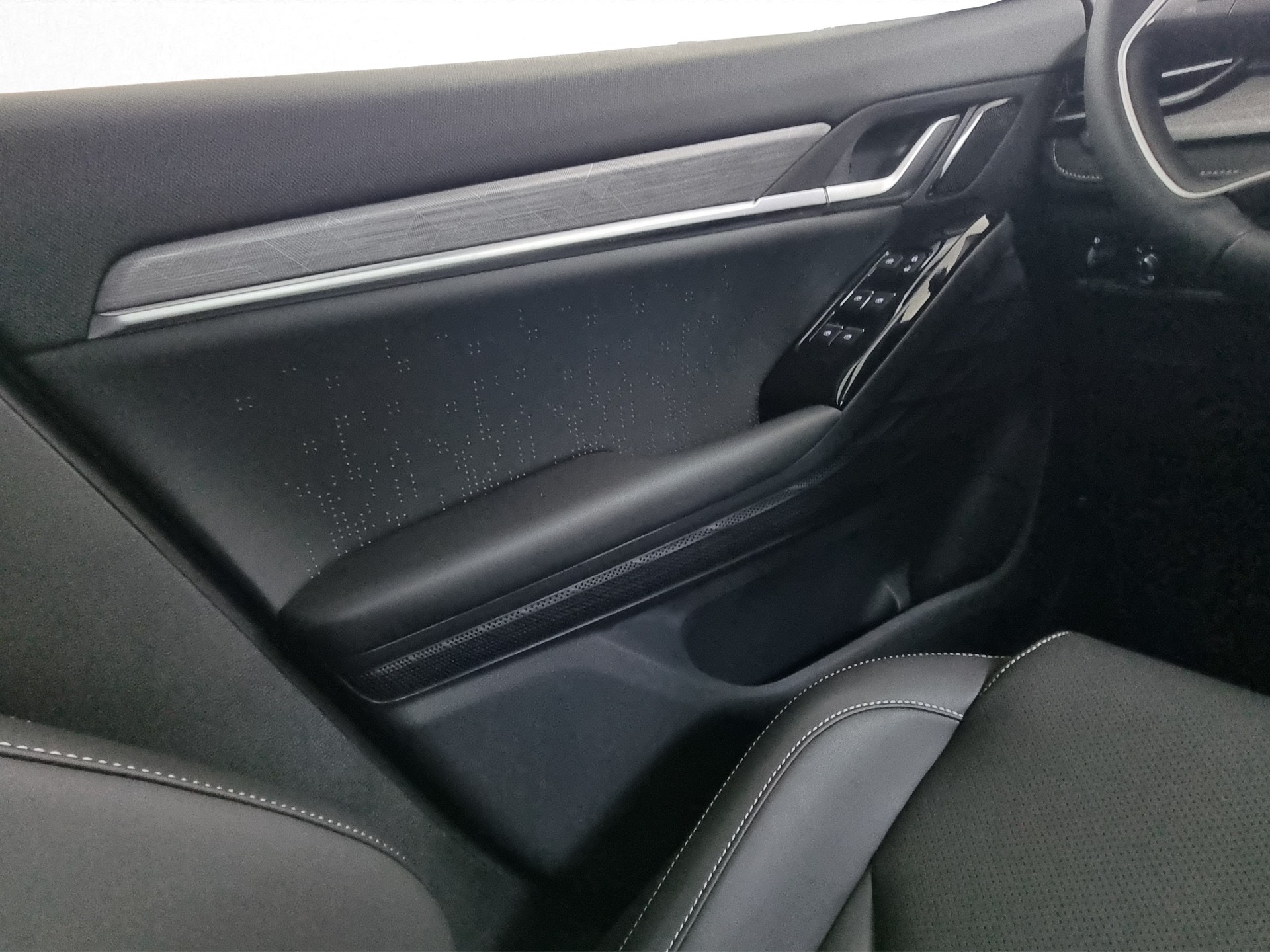JAC JS6 PHEV-image-11