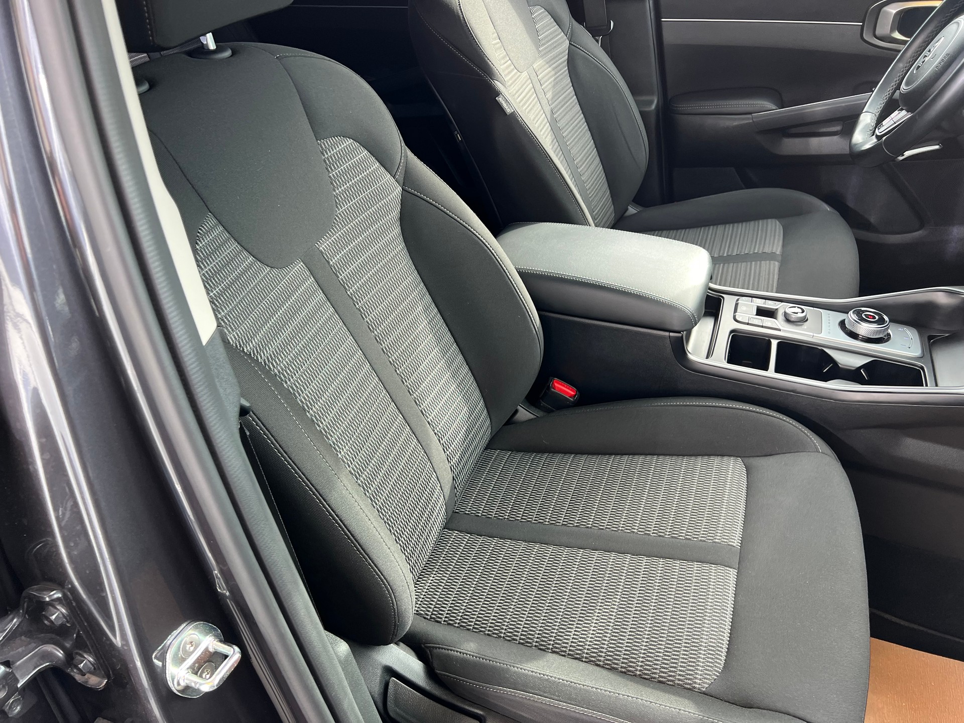 KIA Sorento 2.2 CRDI 4x4 *** 7 Sitze * Navi * Rückfahrtkamera * Assistenten * frisch ab MFK * 7 Jahre Werksgarantie ***-image-15