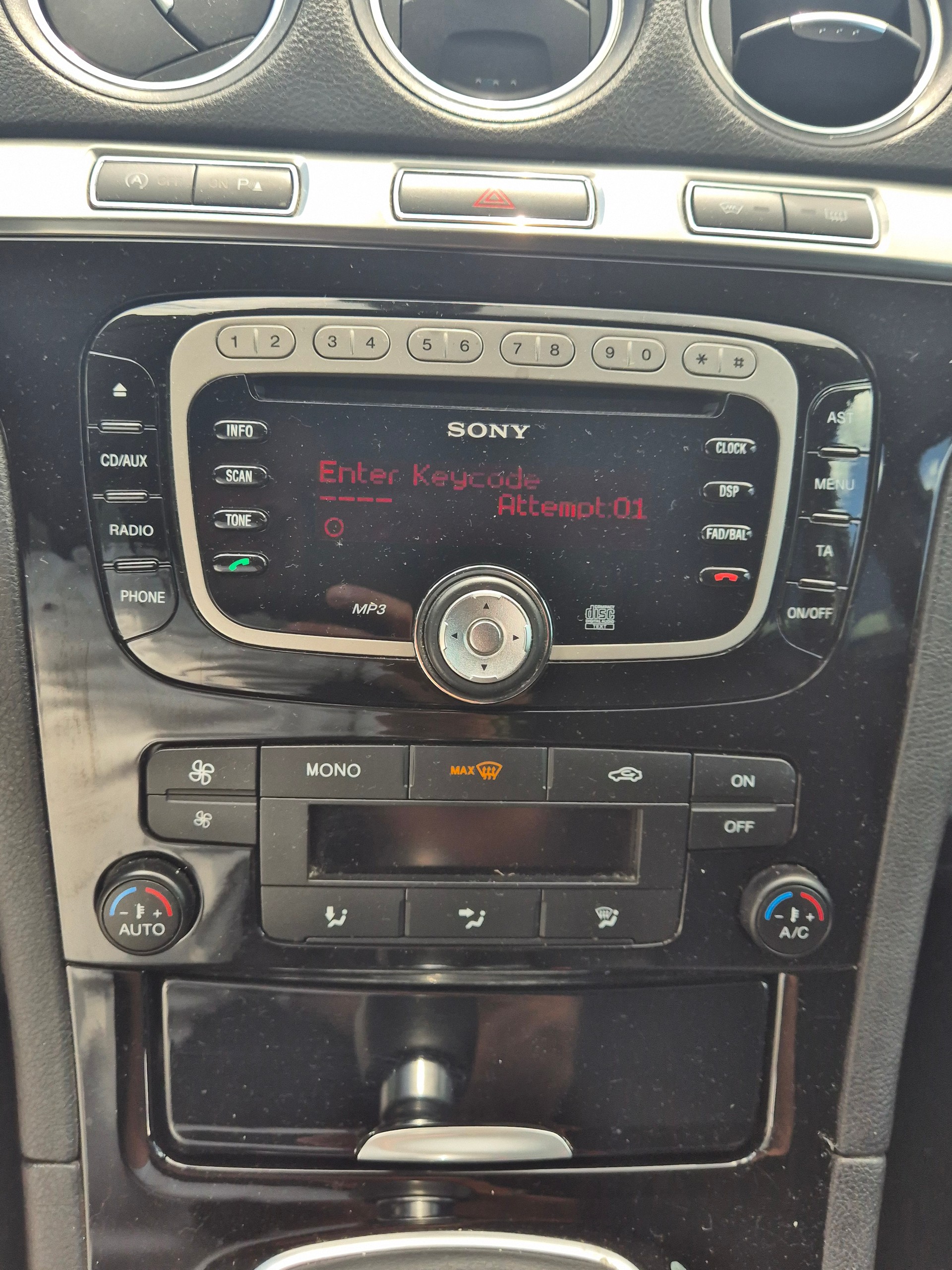 FORD S-Max 1.6 SCTi Titanium-image-10