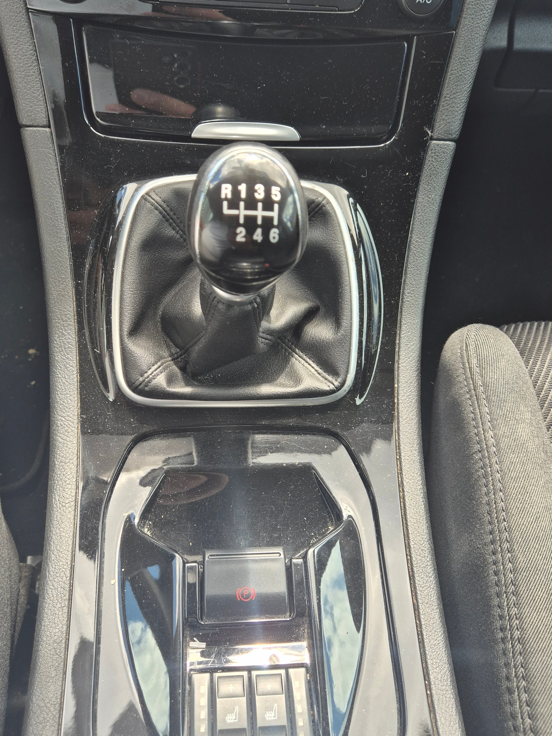 FORD S-Max 1.6 SCTi Titanium-image-9