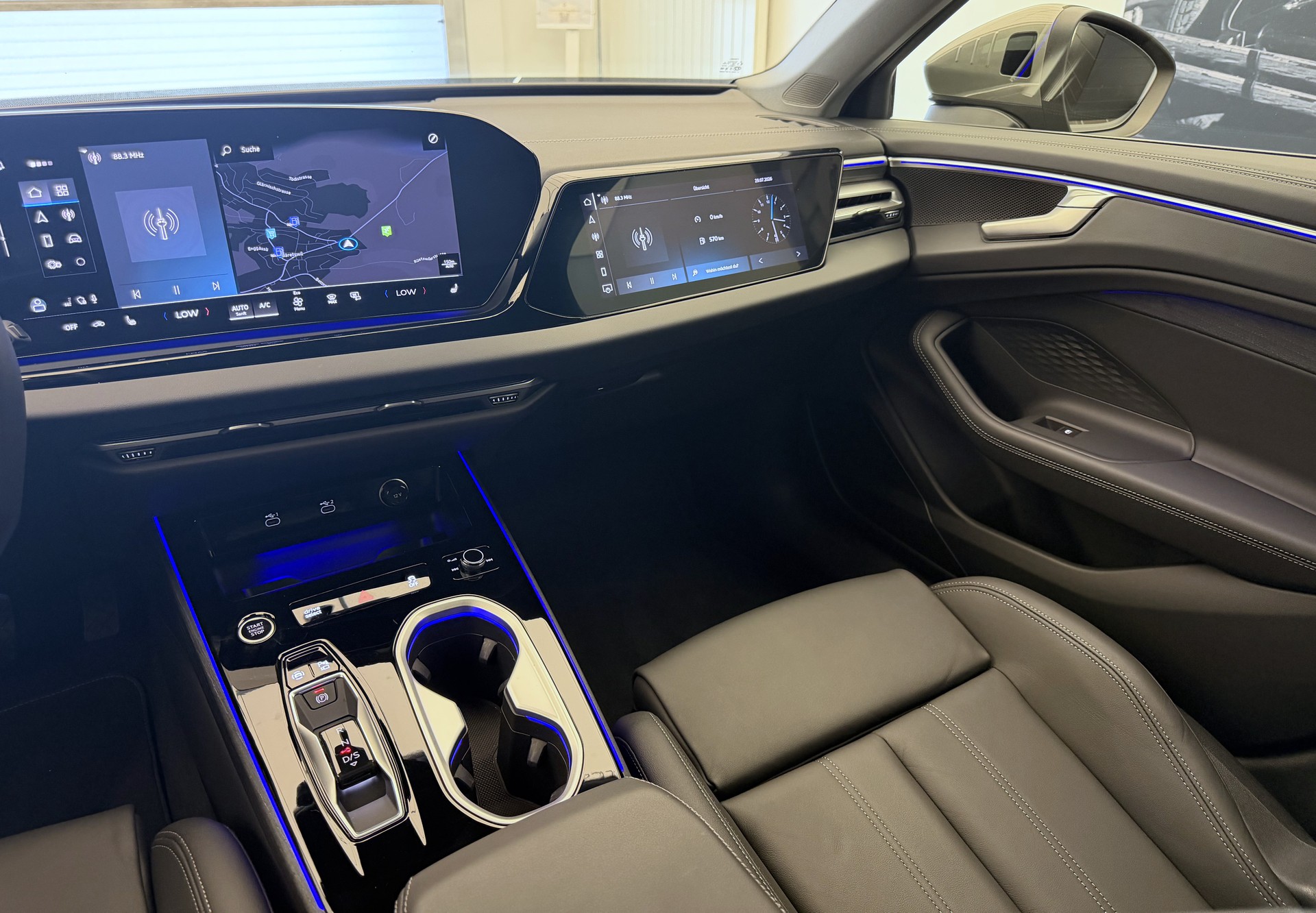 AUDI A6 Avant TDI quattro 150 kW S tronic-image-16