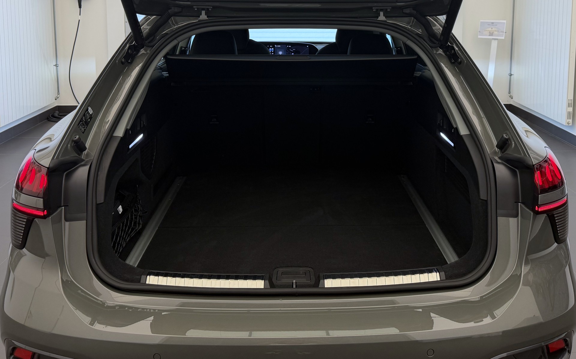 AUDI A6 Avant TDI quattro 150 kW S tronic-image-22