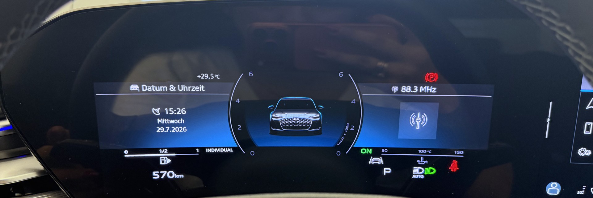 AUDI A6 Avant TDI quattro 150 kW S tronic-image-8