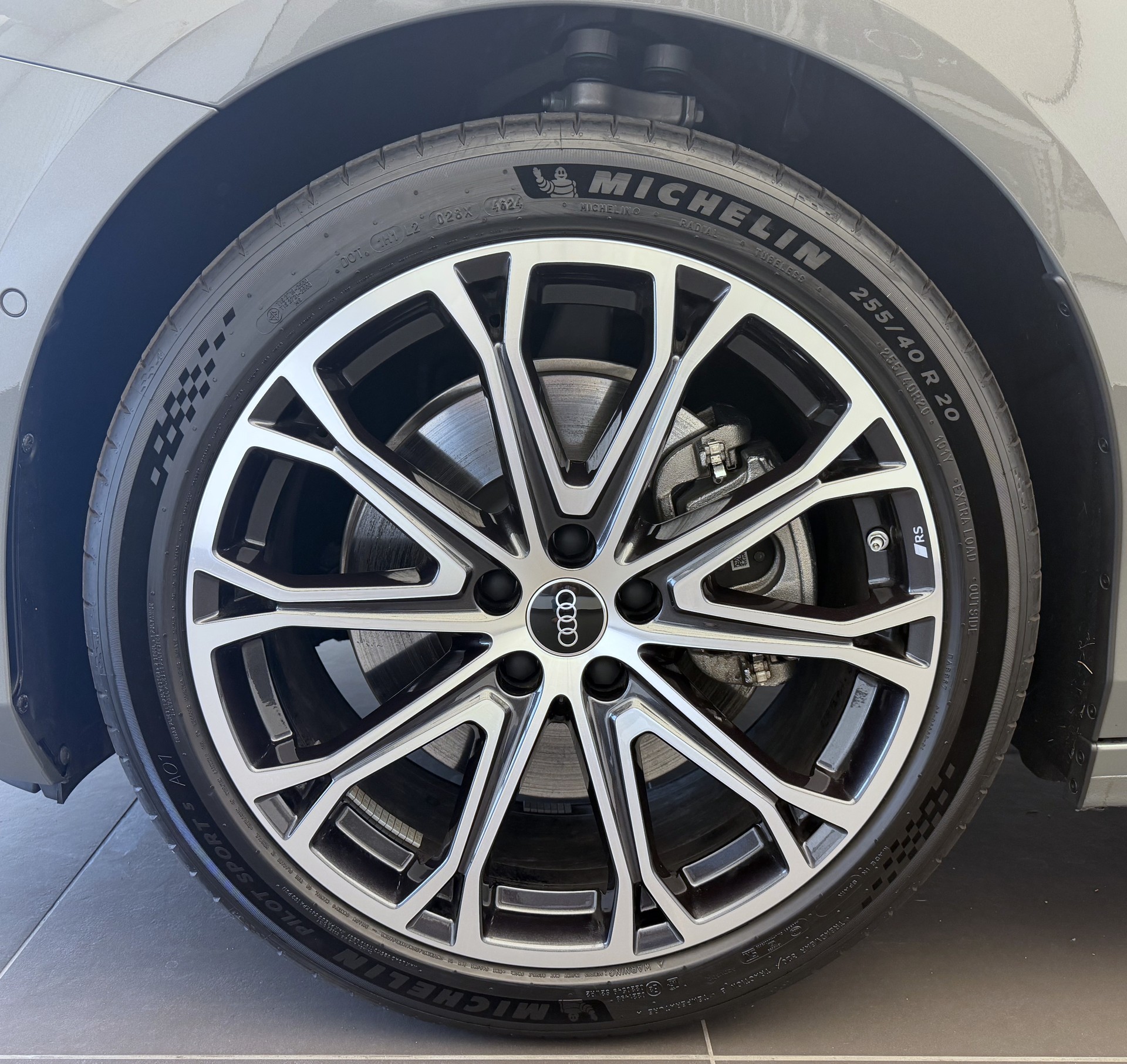 AUDI A6 Avant TDI quattro 150 kW S tronic-image-2