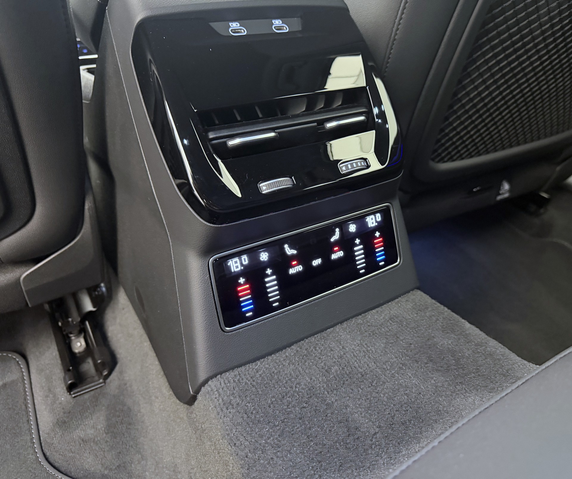 AUDI A6 Avant TDI quattro 150 kW S tronic-image-18