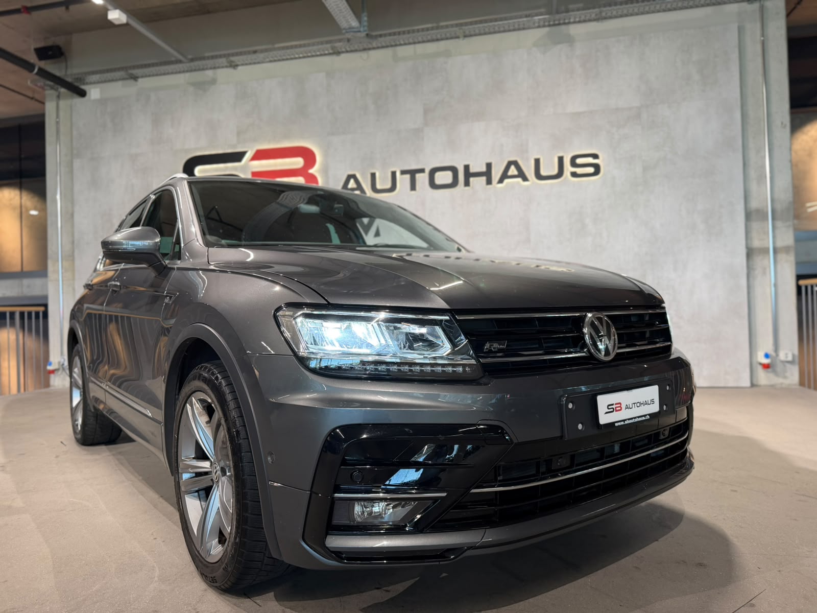 VW Tiguan 2.0TSI Highline R-Line 4Motion DSG (CH)-image-12