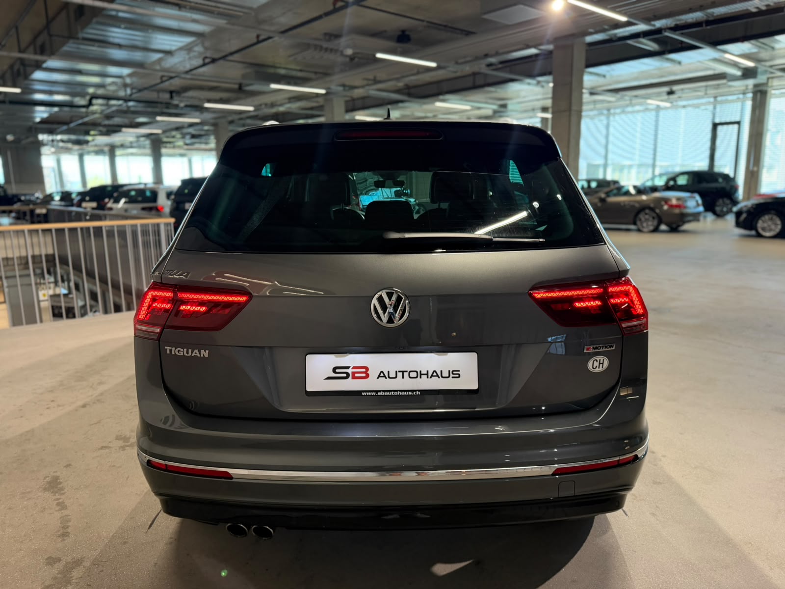 VW Tiguan 2.0TSI Highline R-Line 4Motion DSG (CH)-image-9