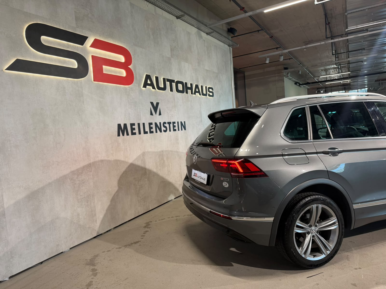 VW Tiguan 2.0TSI Highline R-Line 4Motion DSG (CH)-image-8