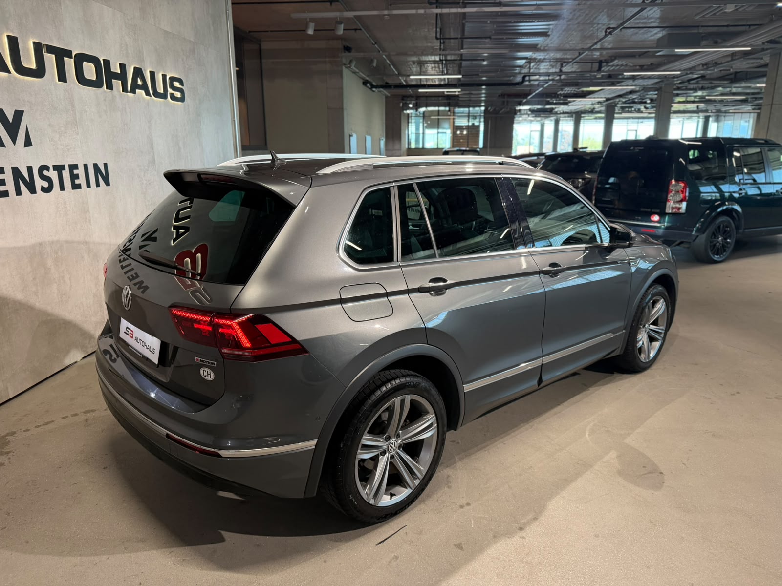VW Tiguan 2.0TSI Highline R-Line 4Motion DSG (CH)-image-7