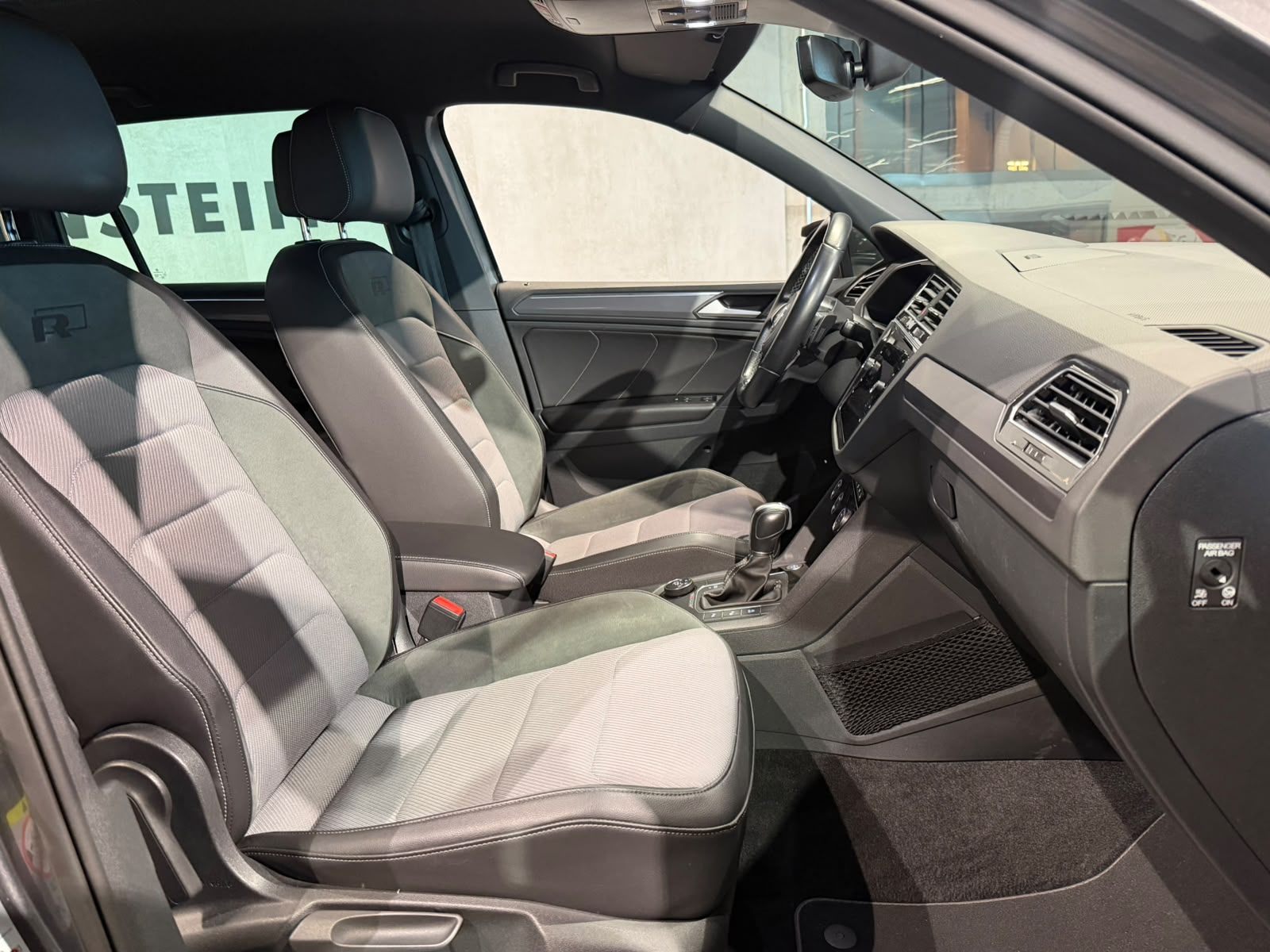 VW Tiguan 2.0TSI Highline R-Line 4Motion DSG (CH)-image-17
