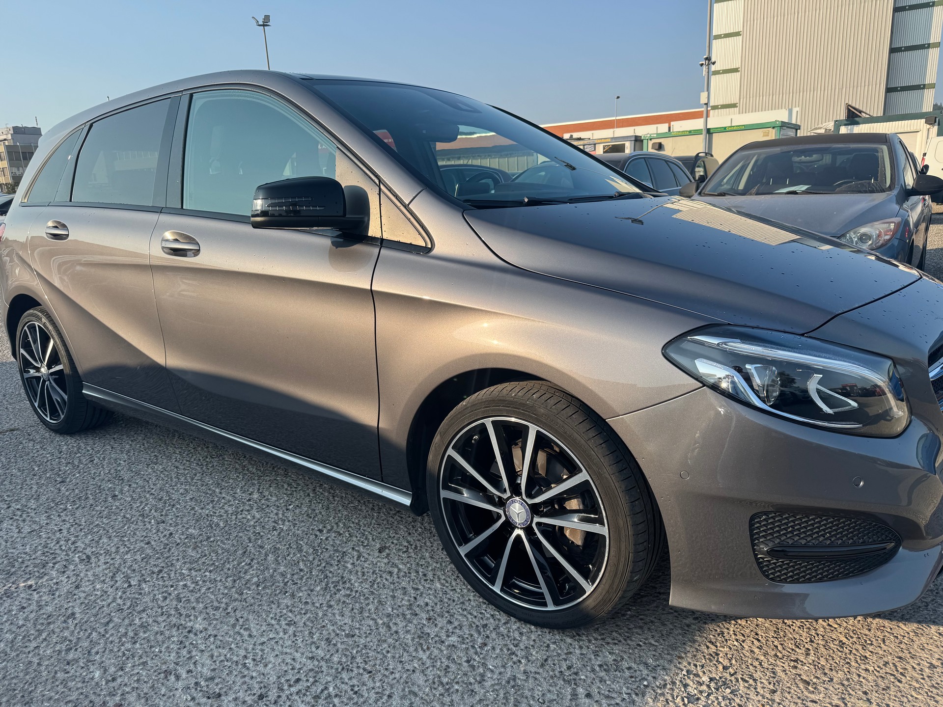 MERCEDES-BENZ B 220 CDI Urban 4Matic 7G-DCT-image-1