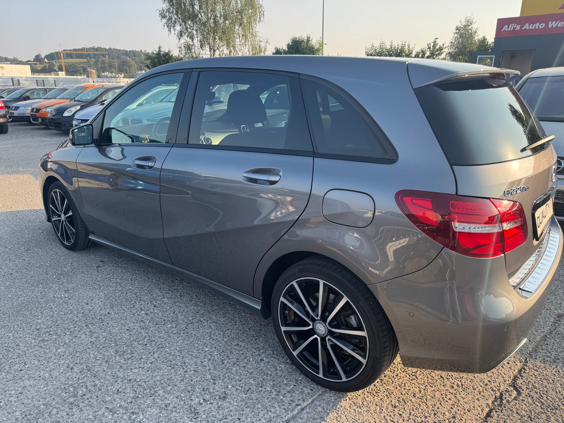 MERCEDES-BENZ B 220 CDI Urban 4Matic 7G-DCT-image-4