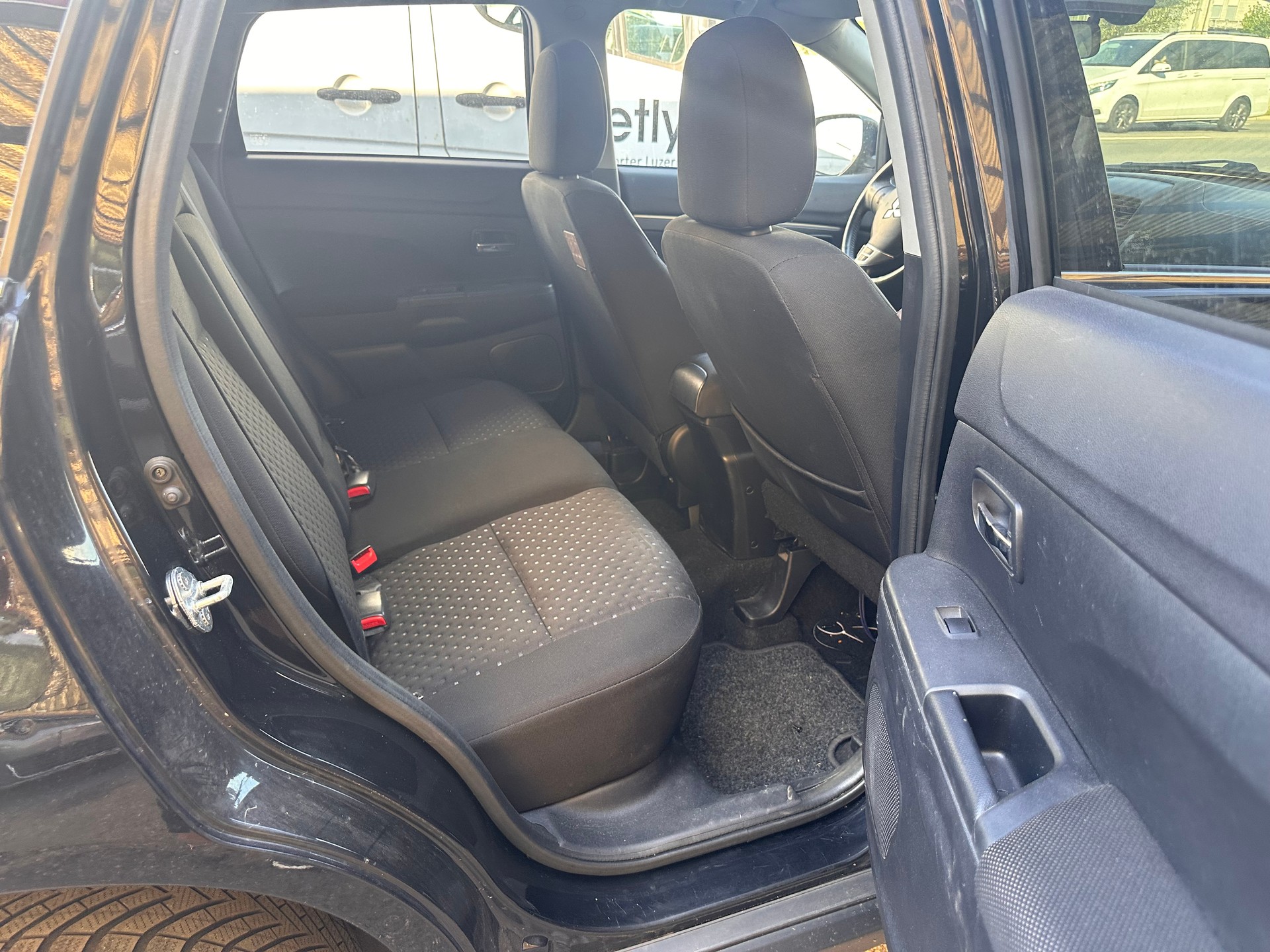 MITSUBISHI ASX 1.8 DID Intense 4WD-image-9