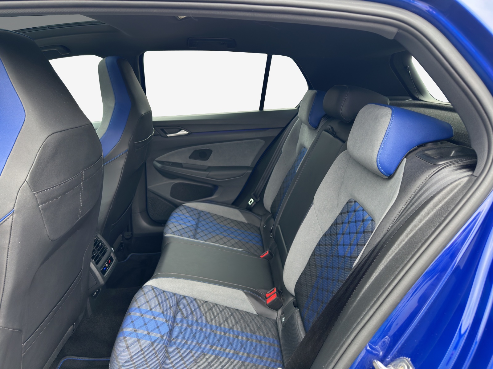 VW Golf 2.0 TSI R DSG 4Motion-image-11