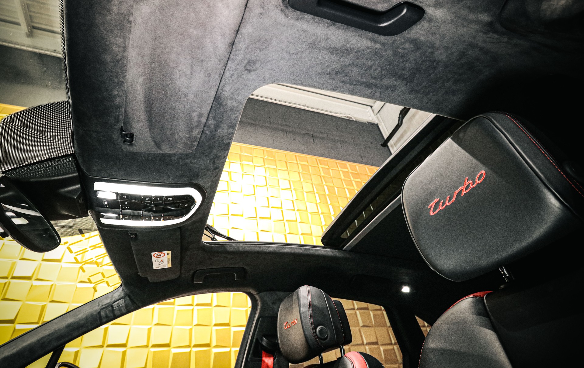 PORSCHE Macan Turbo Exclusive Performance Edition PDK-image-12