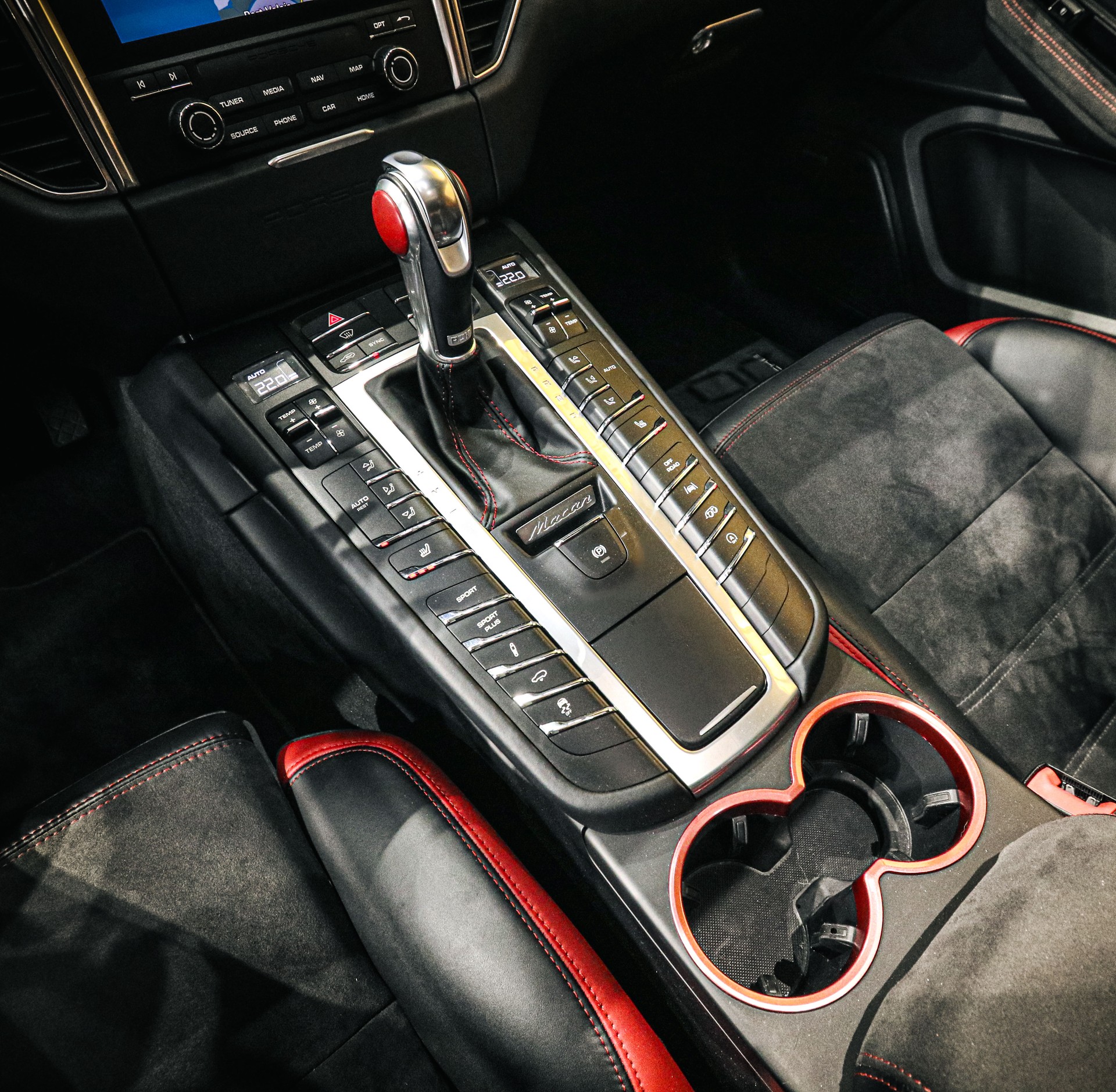 PORSCHE Macan Turbo Exclusive Performance Edition PDK-image-18