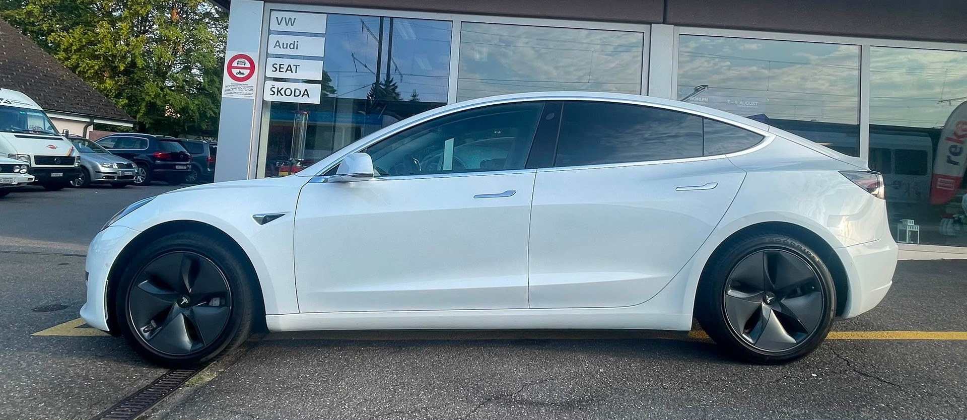 TESLA Model 3 Standard Range Plus 409 km (WLTP) 325PS SOH 87% CH-Auto mit Werksgarantie-image-0