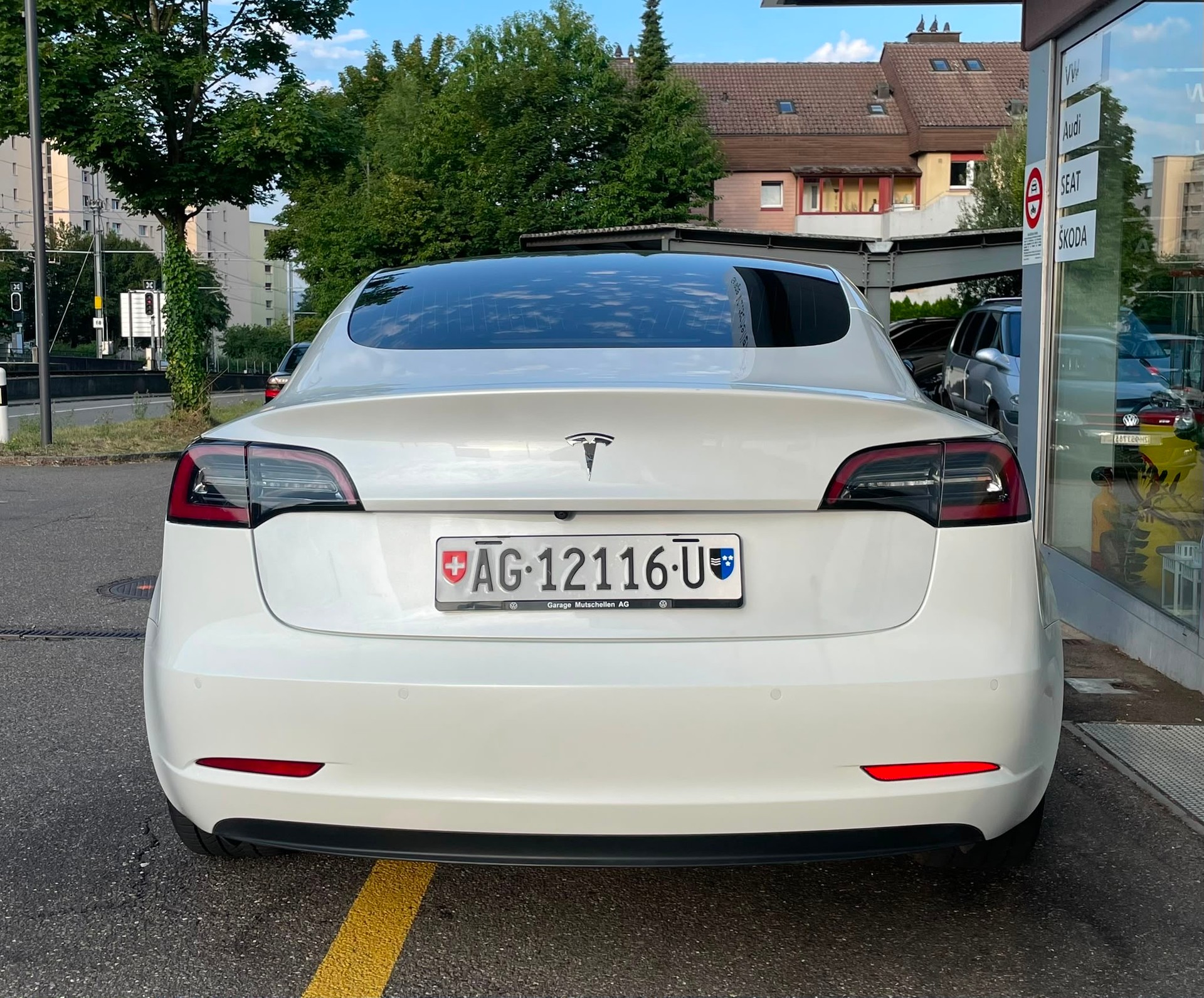 TESLA Model 3 Standard Range Plus 409 km (WLTP) 325PS SOH 87% CH-Auto mit Werksgarantie-image-3