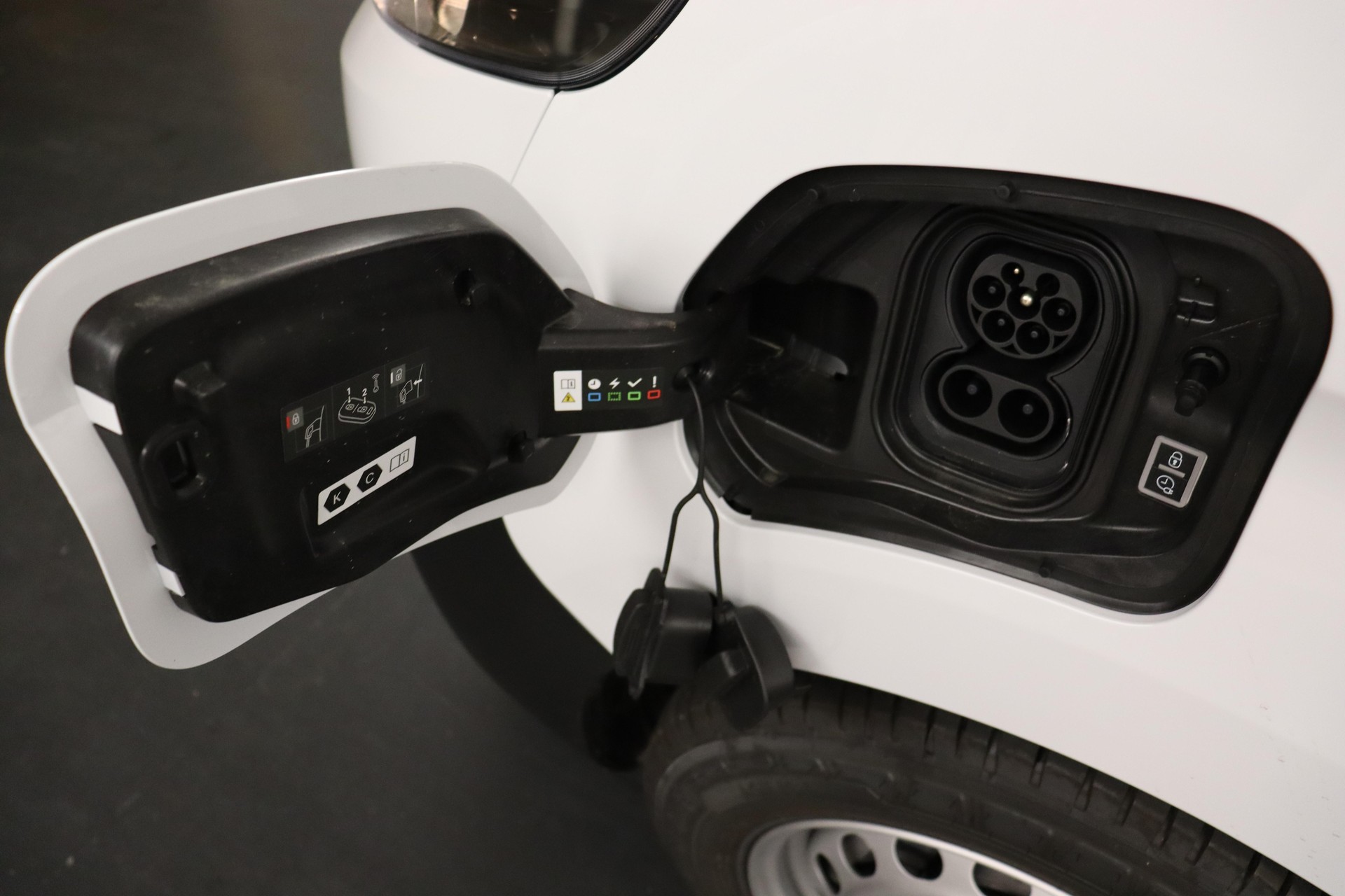 CITROEN e-Jumpy Kaw. XL 75 kWh-image-12