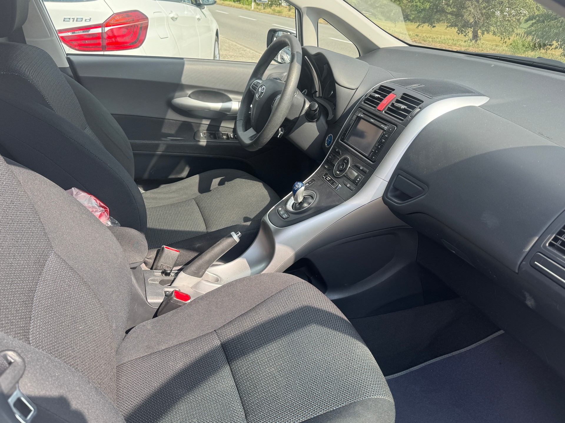 TOYOTA Auris 1.8 16V HSD Linea Sol-image-7